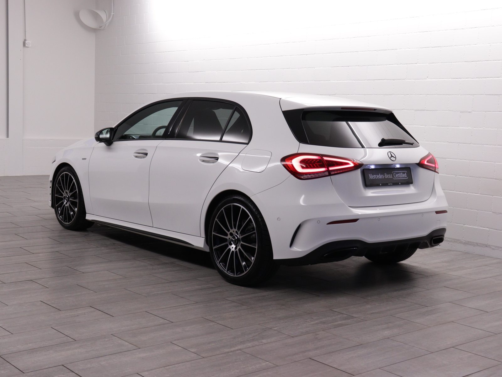 MERCEDES-BENZ A 180 Night Star AMG Line, Benzin, Occasion / Gebraucht, Automatik - 4