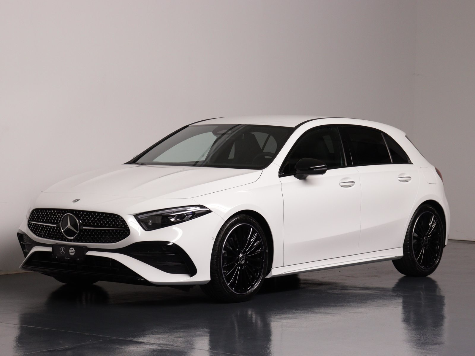 MERCEDES-BENZ A 180 Night Star AMG Line