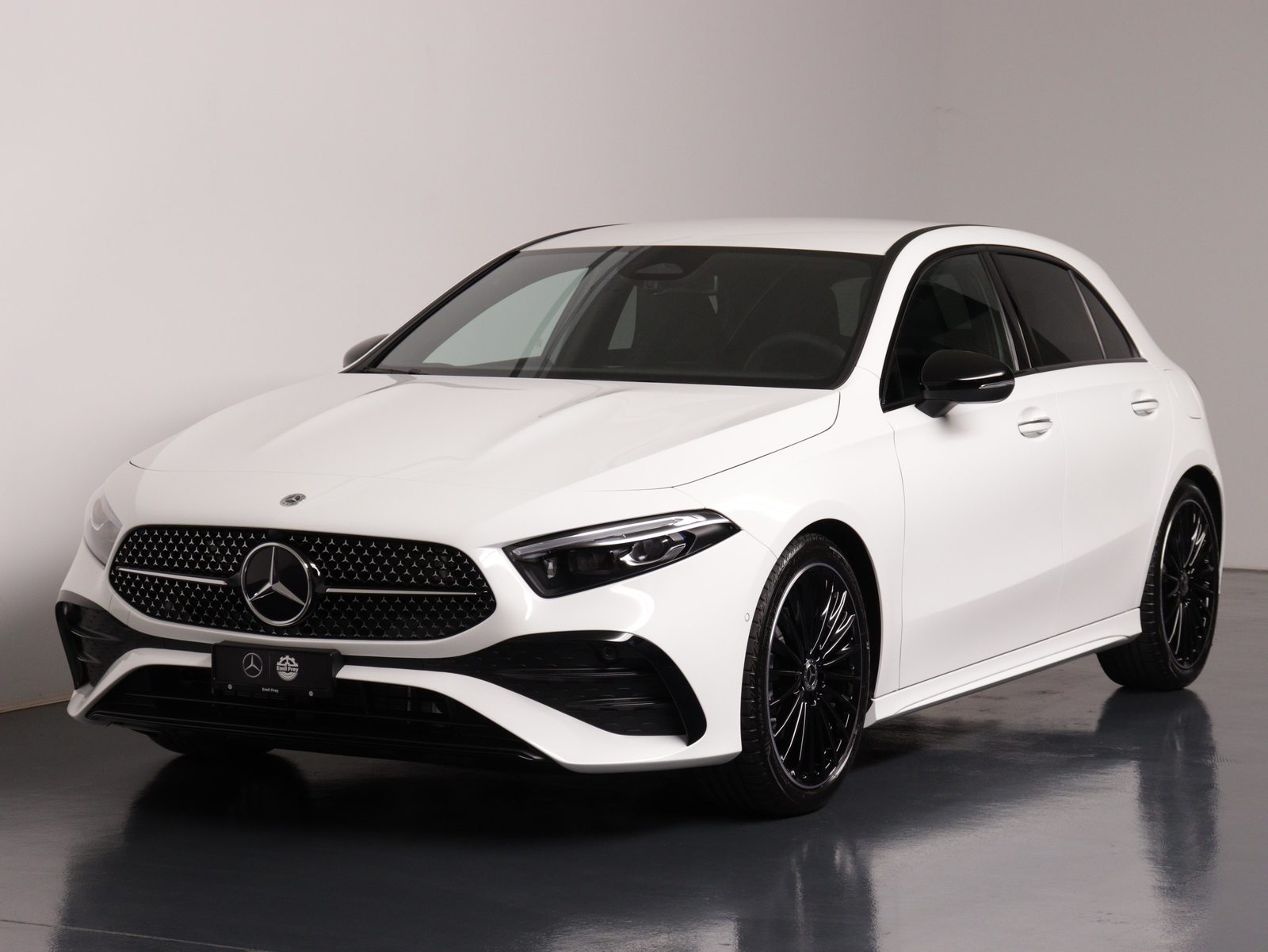 MERCEDES-BENZ A 180 Night Star AMG Line, Mild-Hybrid Benzin/Elektro, Occasion / Gebraucht, Automatik - 2