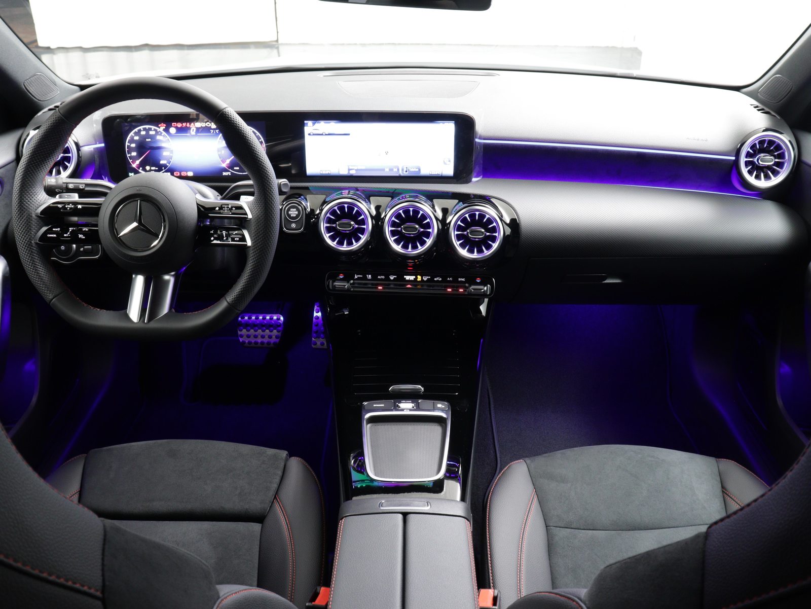MERCEDES-BENZ A 180 Night Star AMG Line, Mild-Hybrid Benzin/Elektro, Occasion / Gebraucht, Automatik - 7