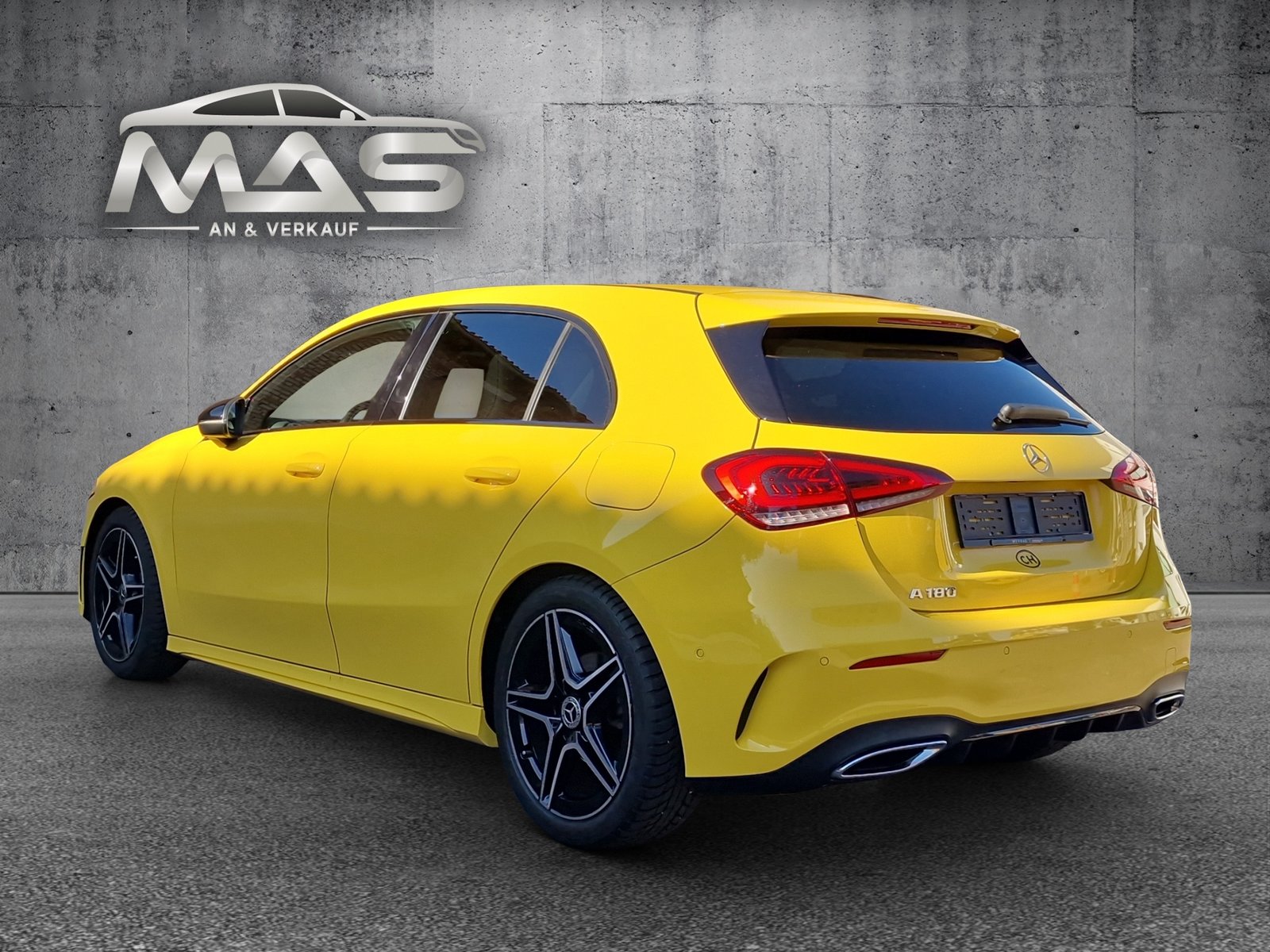 MERCEDES-BENZ A 180 AMG Line 7G-DCT, Benzin, Occasion / Gebraucht, Automatik - 4