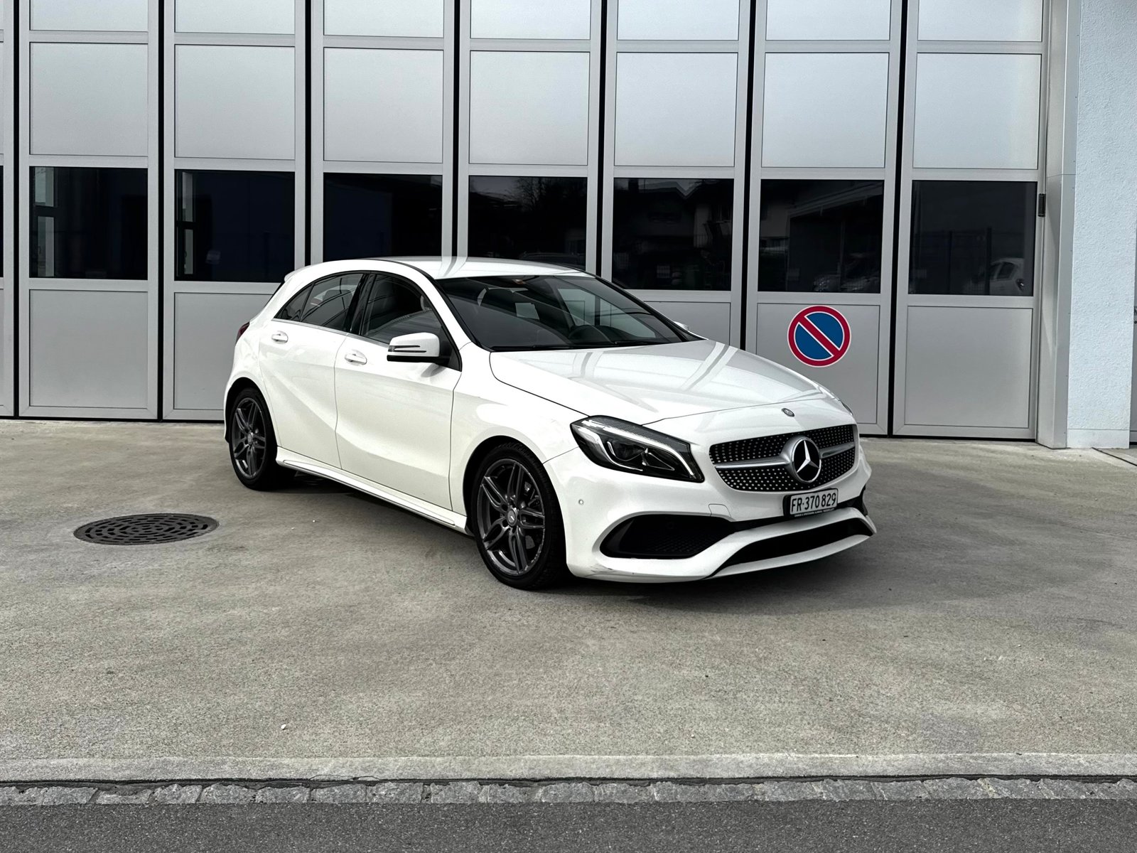 MERCEDES-BENZ A 180 AMG Line 7G-DCT