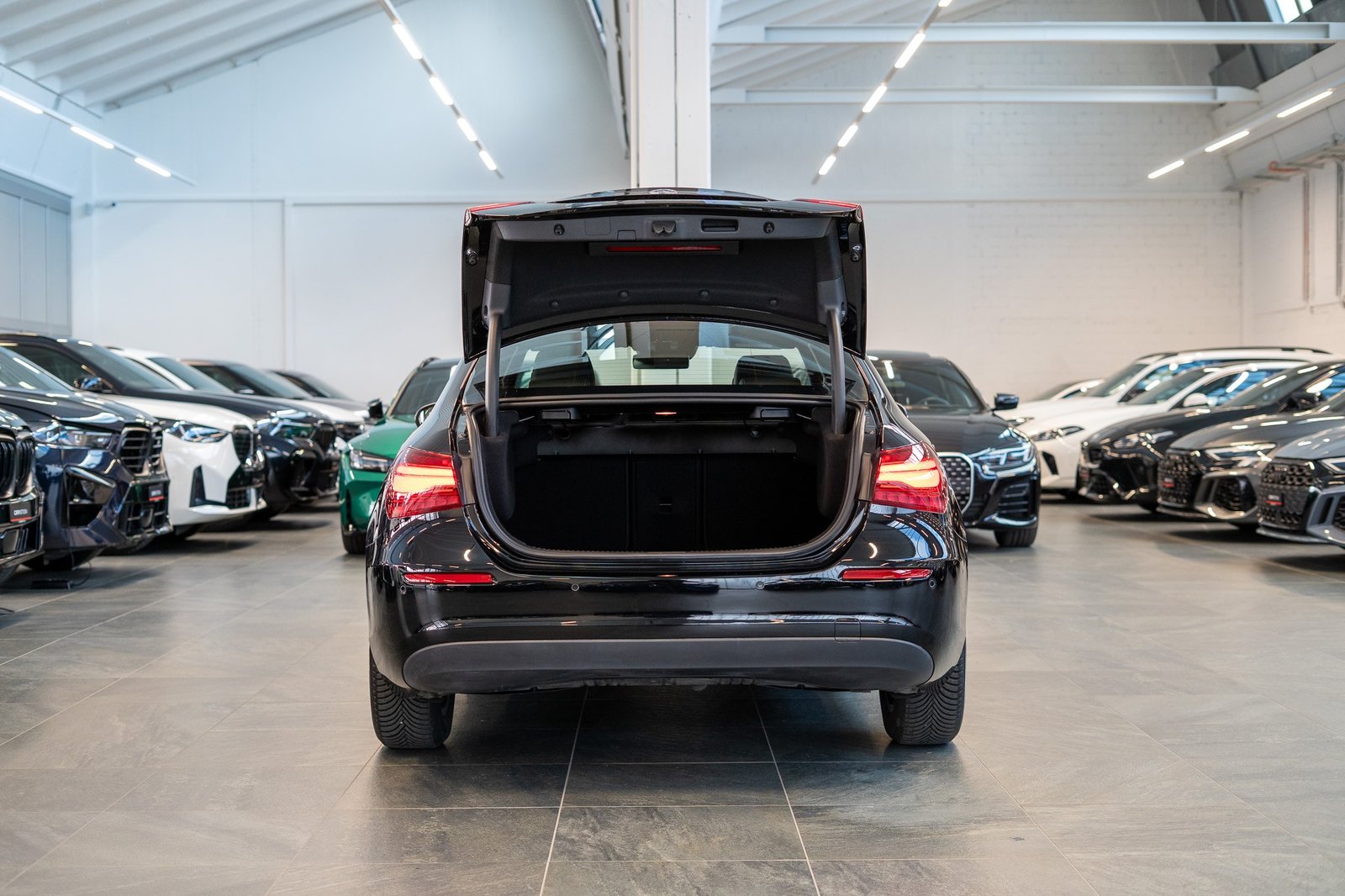 MERCEDES-BENZ A 180 Progressive Limousine / Facelift / Rück, Benzin, Occasion / Gebraucht, Automatik - 7