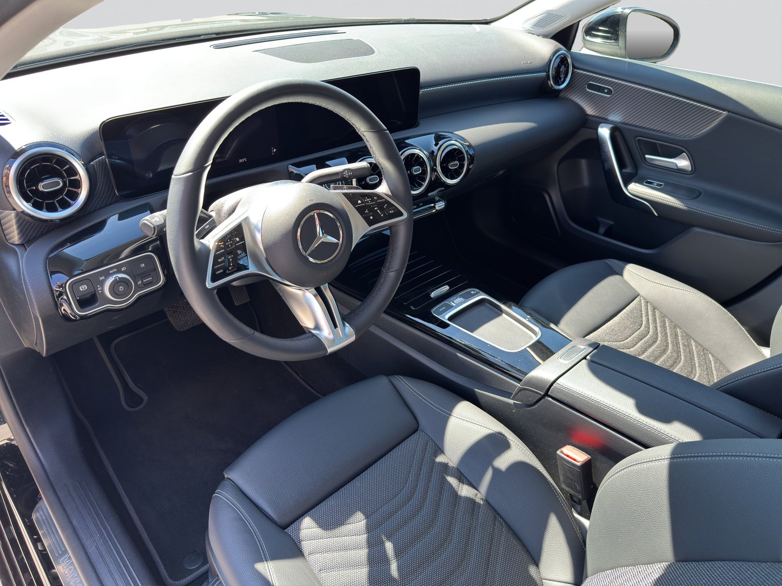 MERCEDES-BENZ A 180 d 8G-DCT Progressive, Diesel, Occasion / Gebraucht, Automatik - 7