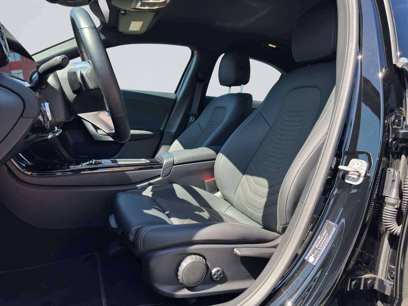 MERCEDES-BENZ A 180 7G-DCT Progressive, Mild-Hybrid Benzin/Elektro, Occasion / Gebraucht, Automatik - 6