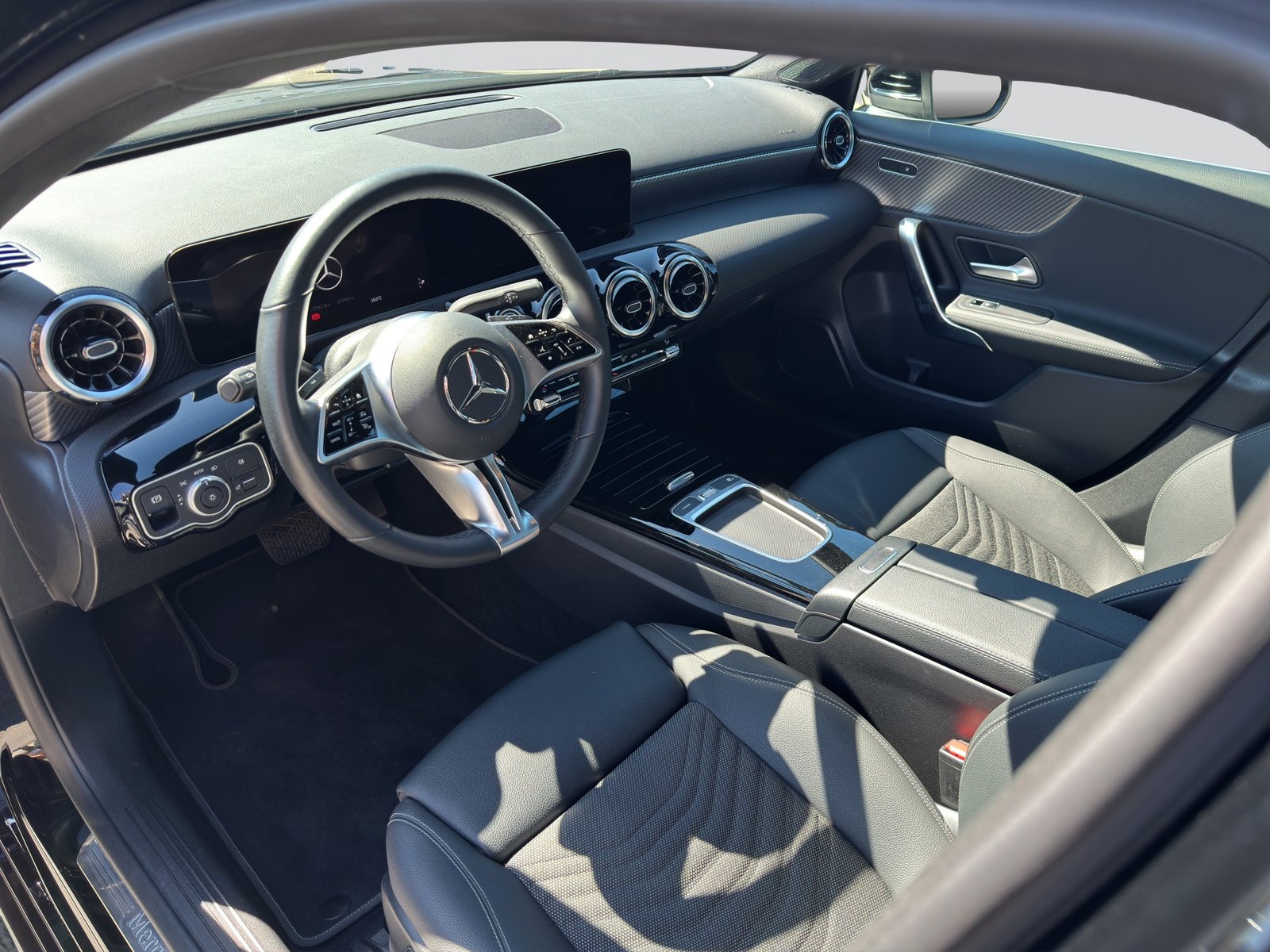 MERCEDES-BENZ A 180 7G-DCT Progressive, Mild-Hybrid Benzin/Elektro, Occasion / Gebraucht, Automatik - 7