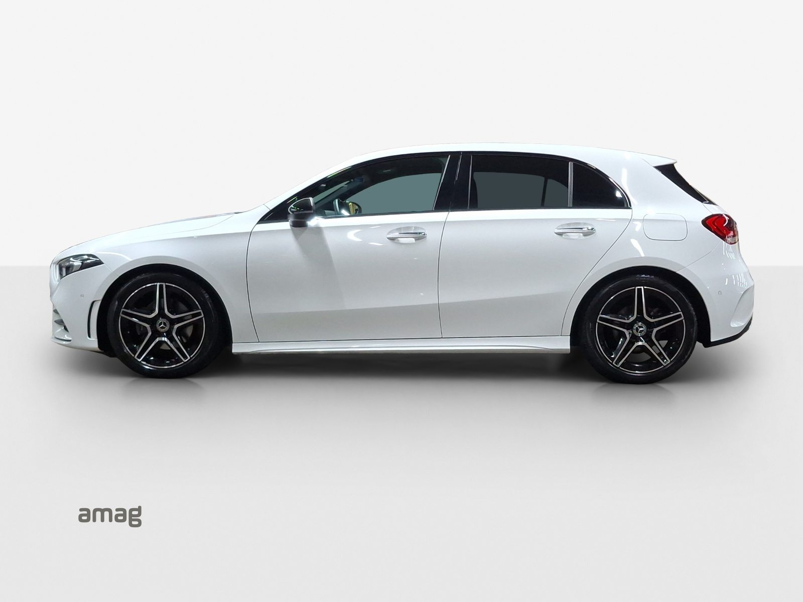 MERCEDES-BENZ A 180 Night Star AMG Line, Benzin, Occasion / Gebraucht, Automatik - 2