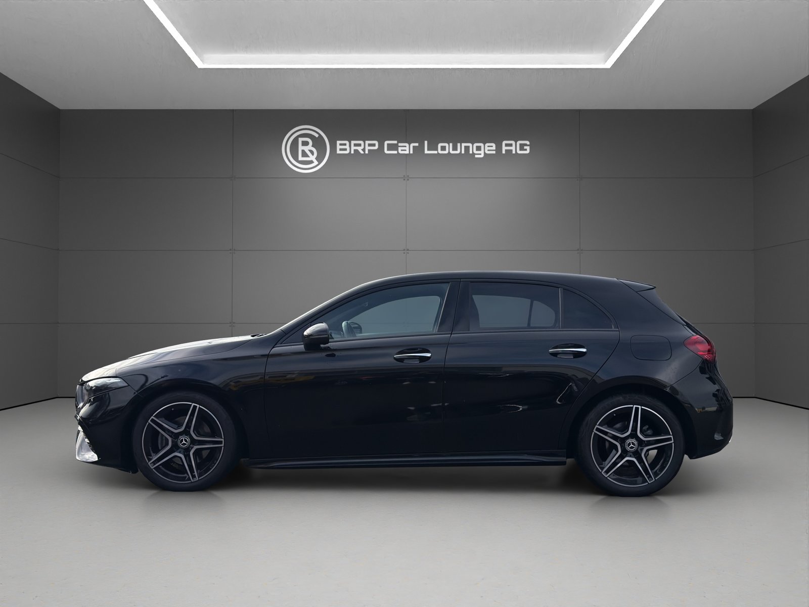MERCEDES-BENZ A 180d * FACELIFT * AMG Line *, Diesel, Occasioni / Usate, Automatico - 2