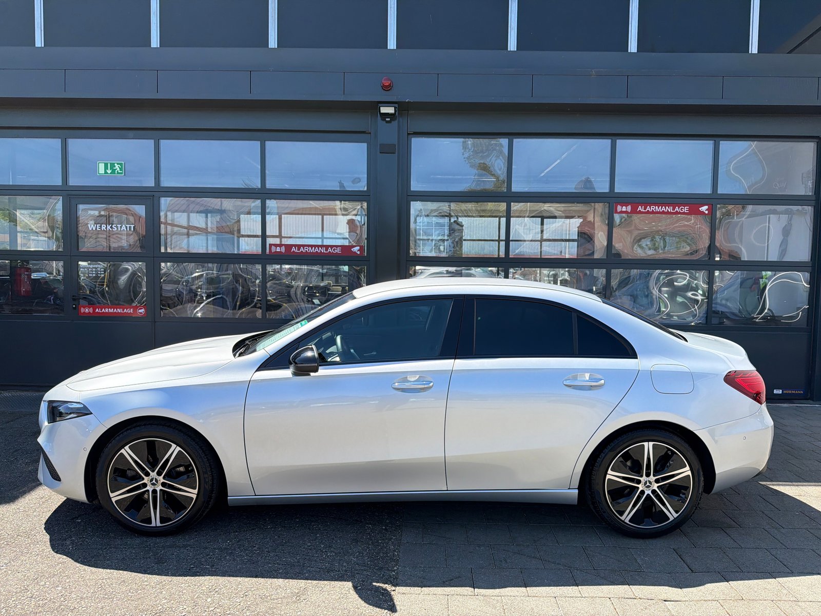 MERCEDES-BENZ A 180 Progressive 7G-DCT, Essence, Occasion / Utilisé, Automatique - 3