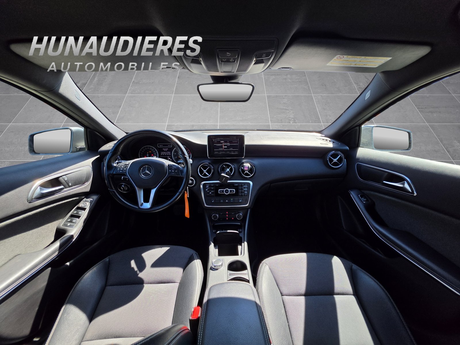 MERCEDES-BENZ A 180 Style 7G-DCT, Essence, Occasion / Utilisé, Automatique - 3