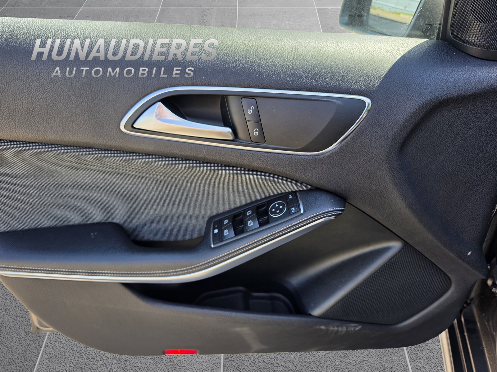 MERCEDES-BENZ A 180 Style 7G-DCT, Essence, Occasion / Utilisé, Automatique - 4