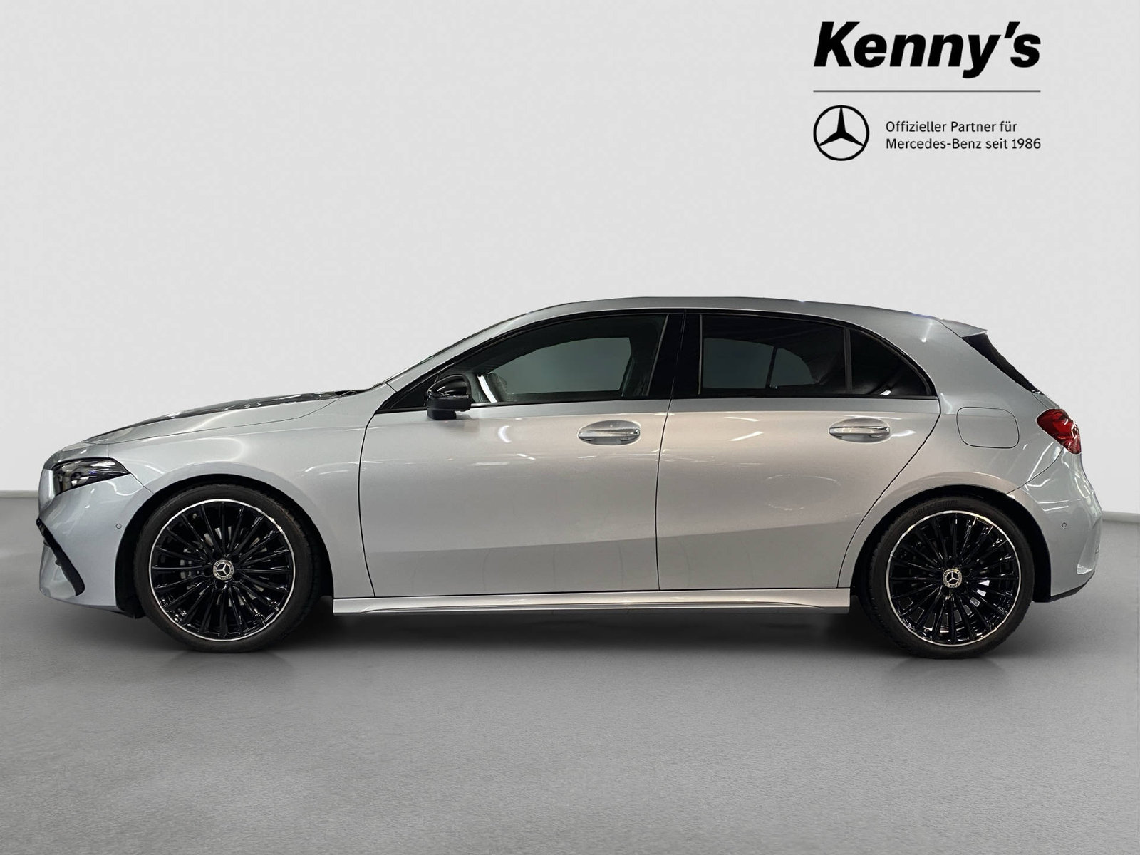MERCEDES-BENZ A 180 AMG Line, Mild-Hybrid Petrol/Electric, Second hand / Used, Automatic - 3