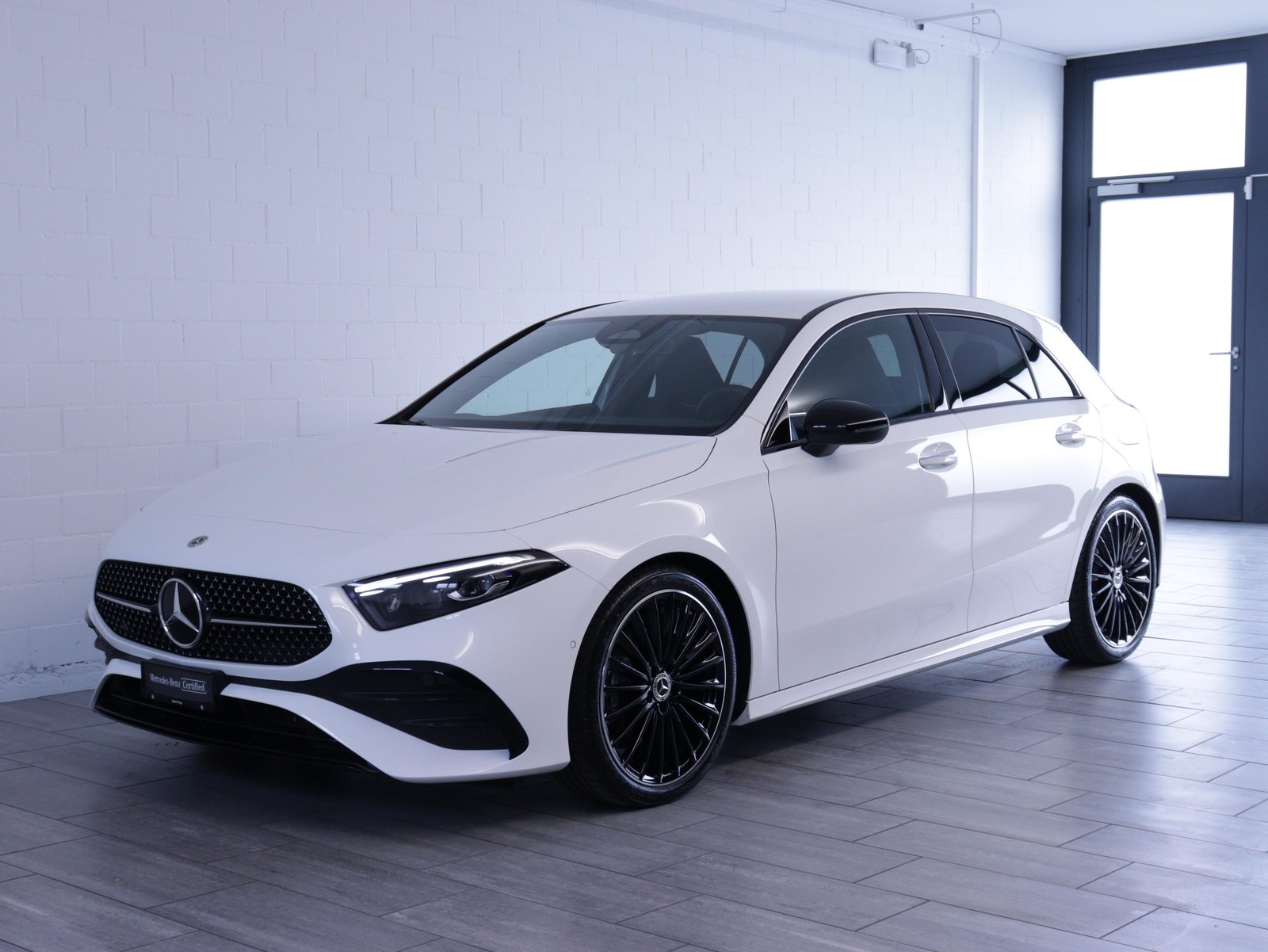 MERCEDES-BENZ A 180 AMG Line