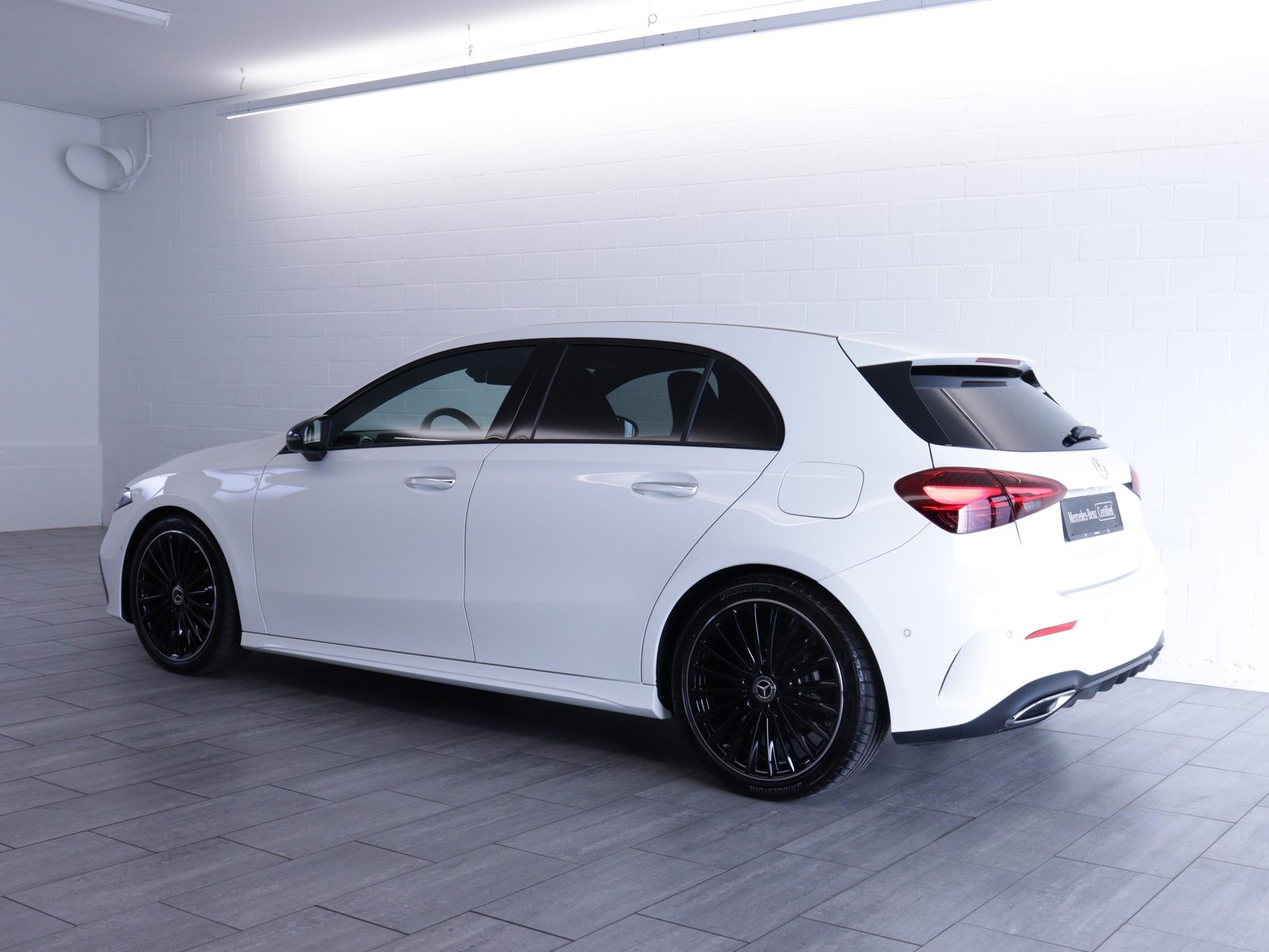 MERCEDES-BENZ A 180 AMG Line, Mild-Hybrid Benzin/Elektro, Occasion / Gebraucht, Automatik - 3