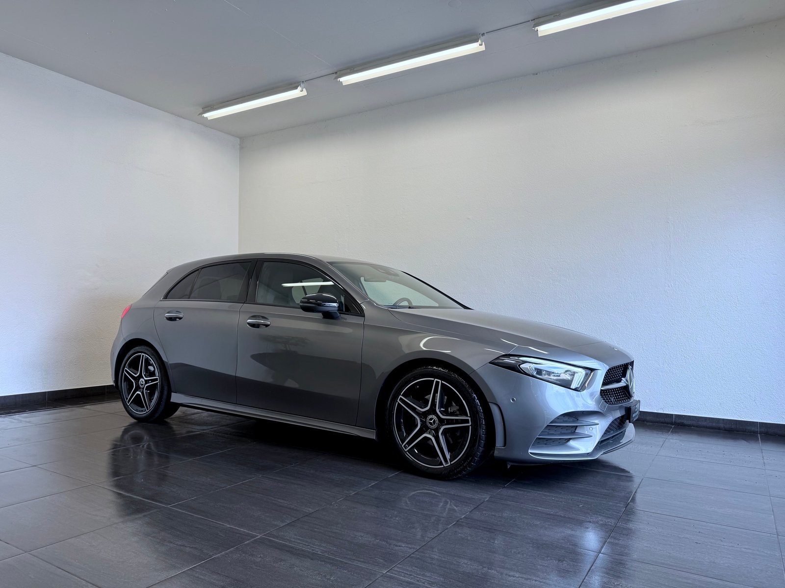 MERCEDES-BENZ A 180 7G-DCT