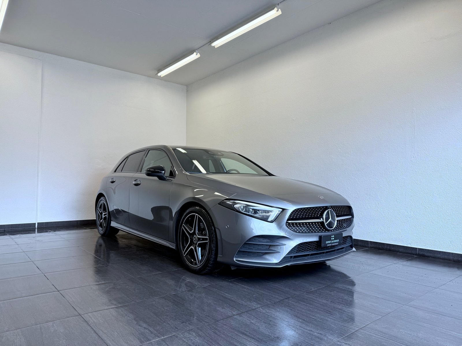 MERCEDES-BENZ A 180 7G-DCT, Essence, Occasion / Utilisé, Automatique - 2