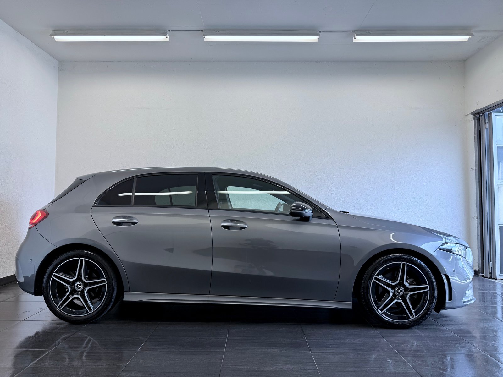MERCEDES-BENZ A 180 7G-DCT, Essence, Occasion / Utilisé, Automatique - 5