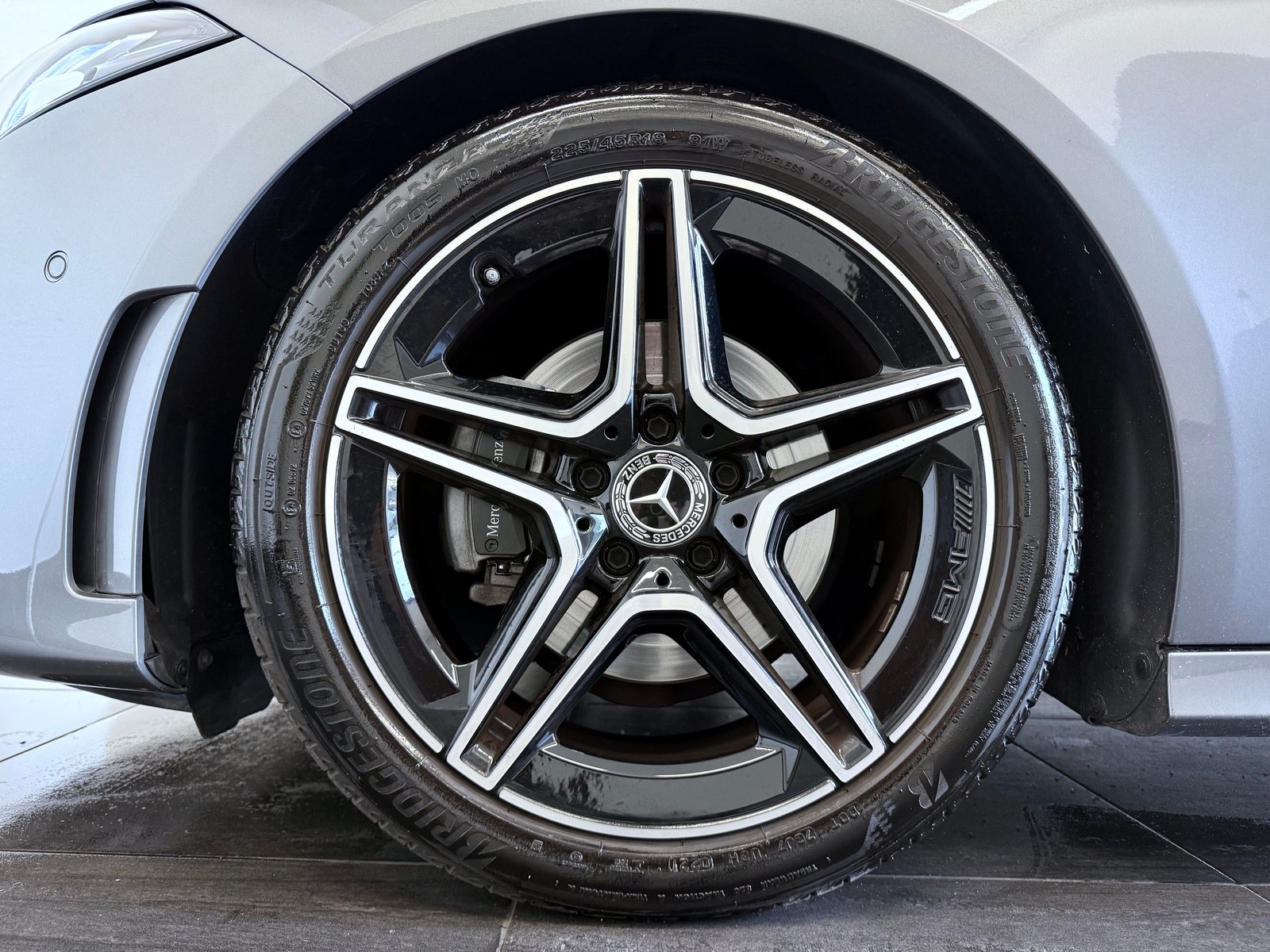 MERCEDES-BENZ A 180 7G-DCT, Essence, Occasion / Utilisé, Automatique - 6
