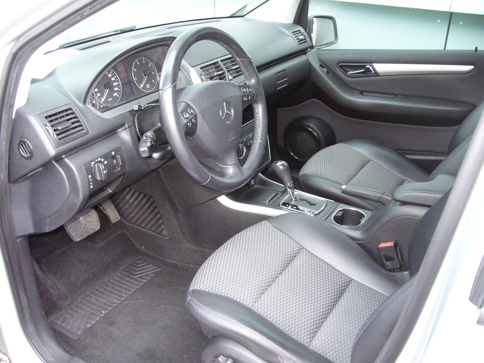MERCEDES-BENZ A 180 (170) Avantgarde Autotronic, Benzin, Occasion / Gebraucht, Automatik - 3