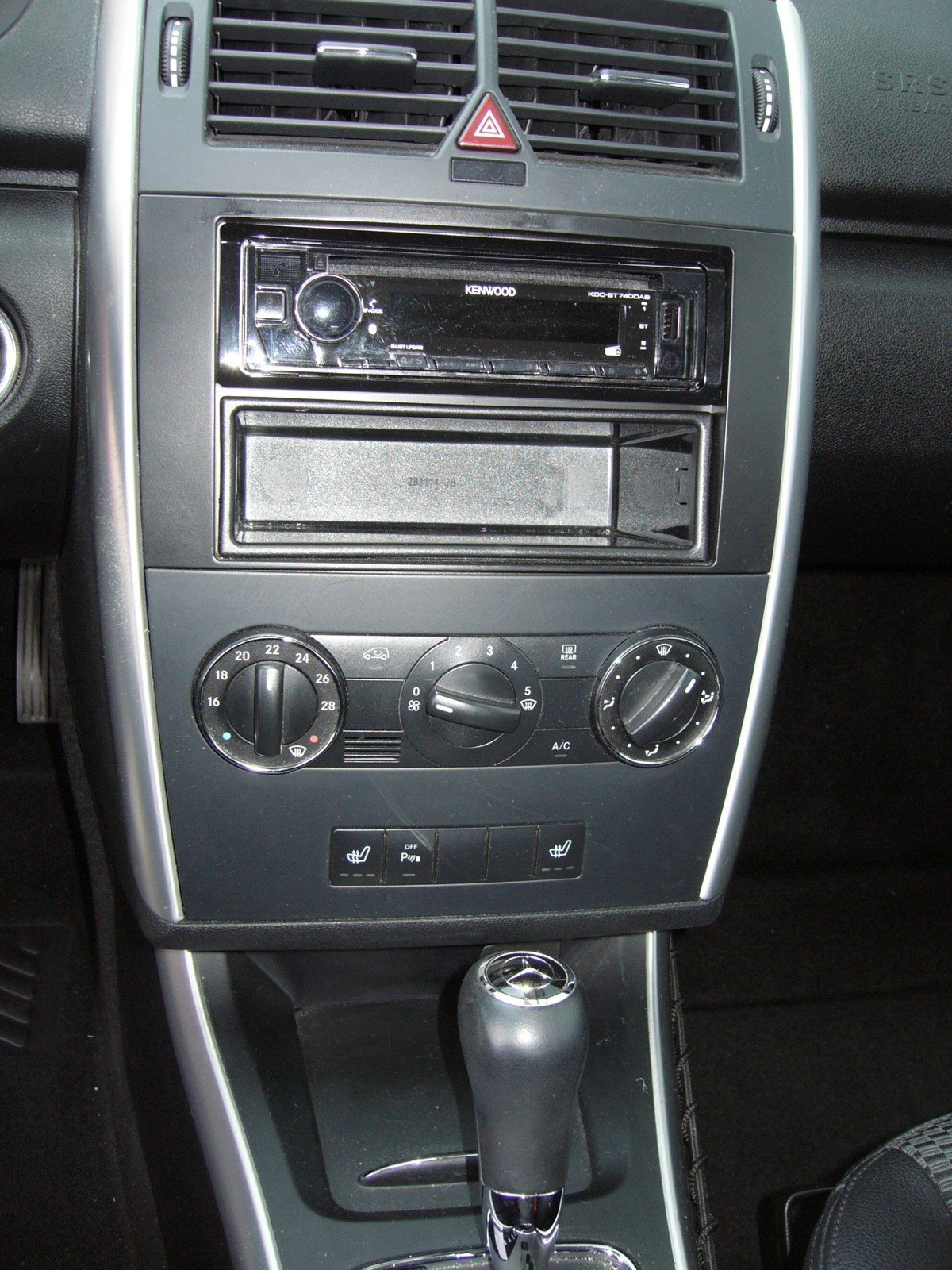 MERCEDES-BENZ A 180 (170) Avantgarde Autotronic, Benzin, Occasion / Gebraucht, Automatik - 4