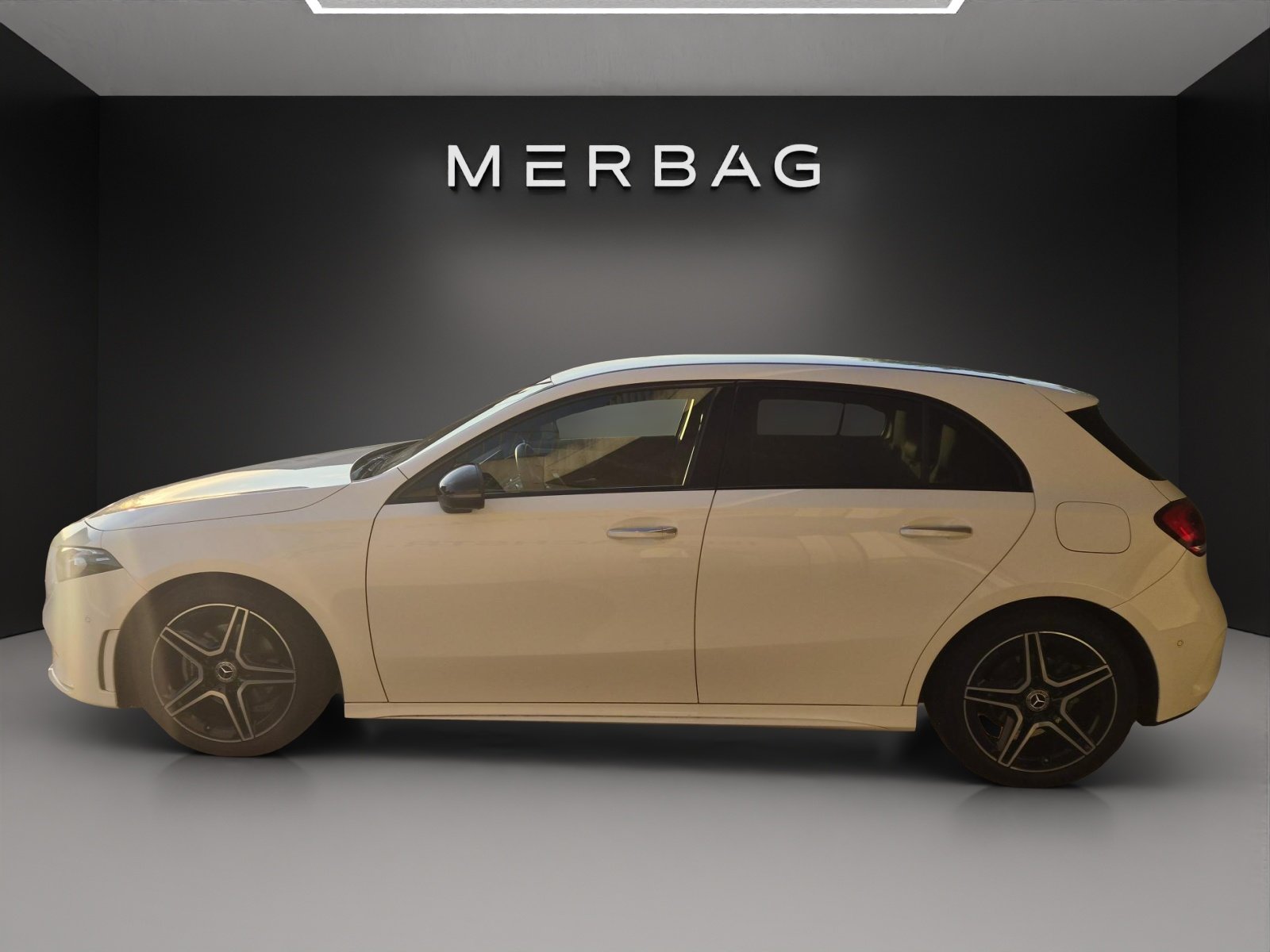 MERCEDES-BENZ A 180 Night Star AMG Line 7G-DCT, Benzin, Occasion / Gebraucht, Automatik - 2