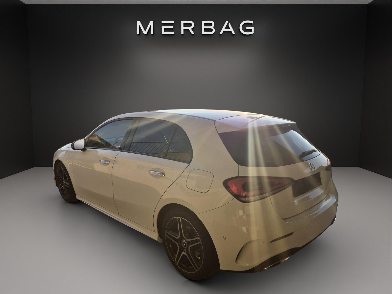 MERCEDES-BENZ A 180 Night Star AMG Line 7G-DCT, Benzin, Occasion / Gebraucht, Automatik - 3