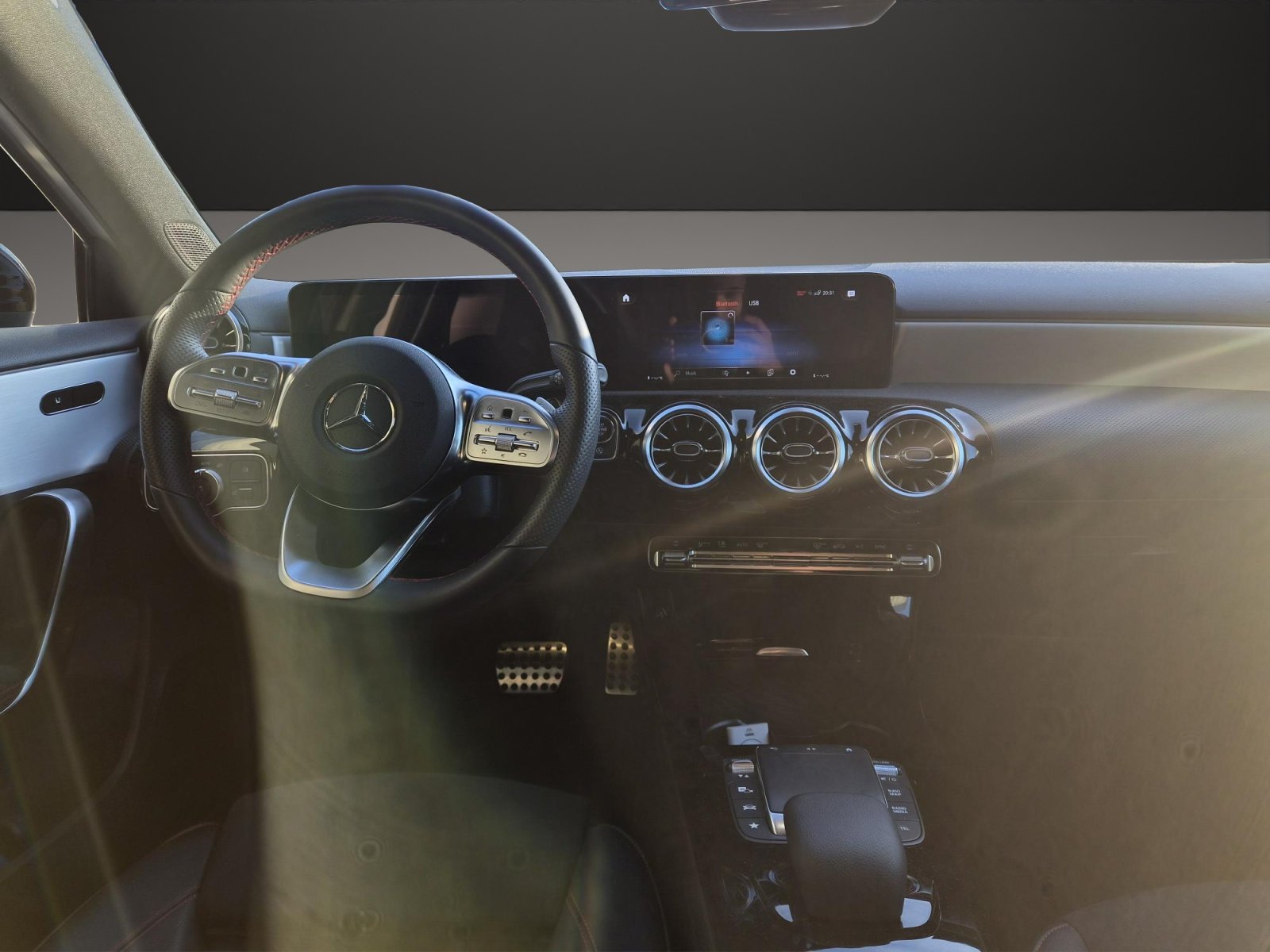 MERCEDES-BENZ A 180 Night Star AMG Line 7G-DCT, Benzin, Occasion / Gebraucht, Automatik - 5