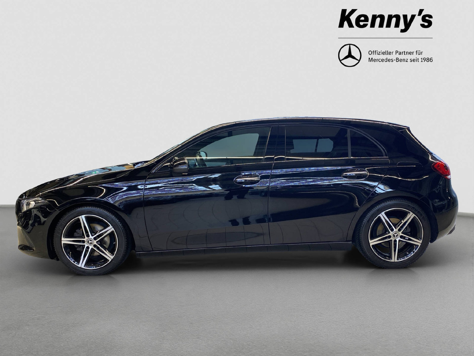 MERCEDES-BENZ A 180 Night Star, Essence, Occasion / Utilisé, Automatique - 3