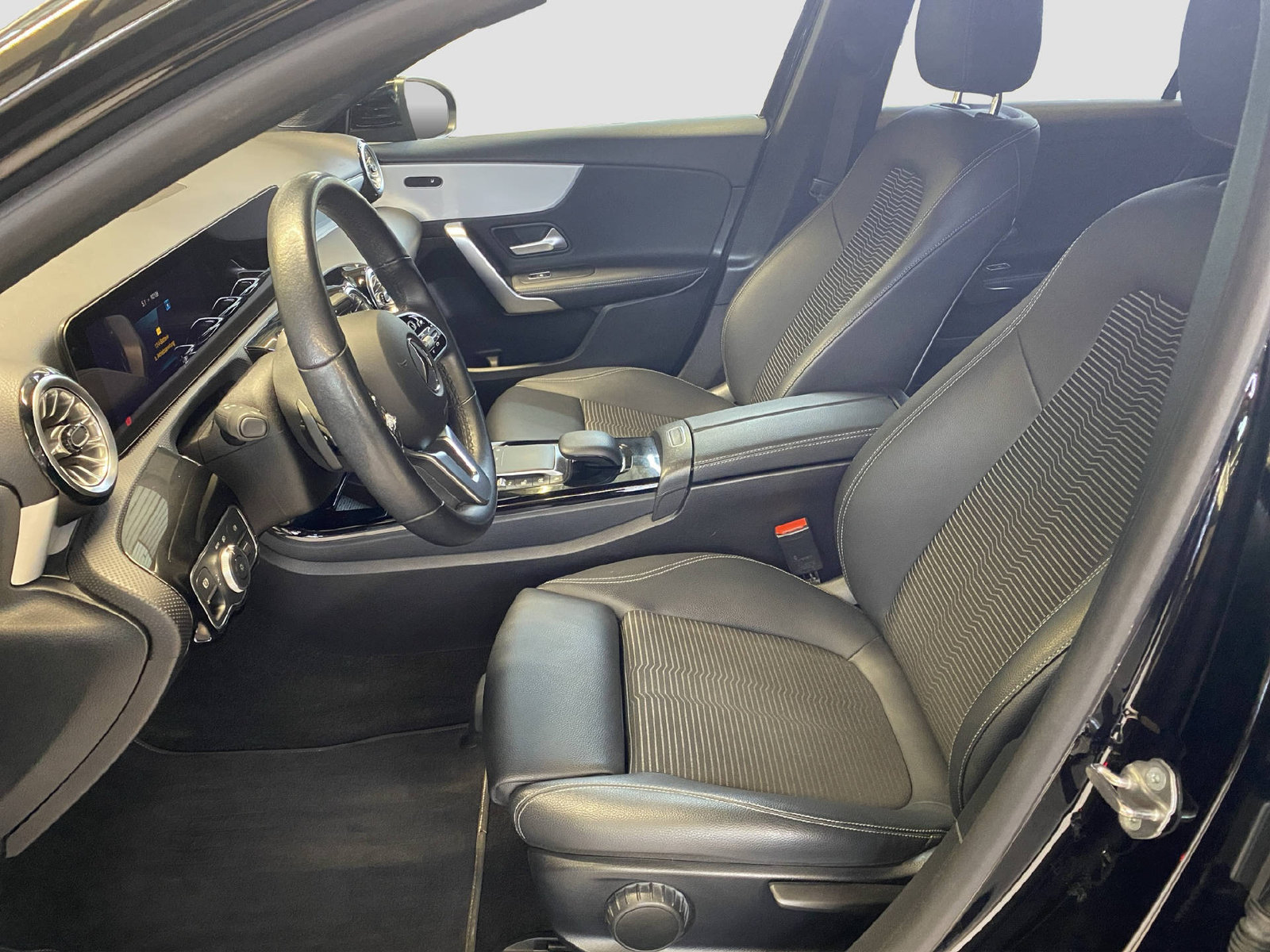 MERCEDES-BENZ A 180 Night Star, Essence, Occasion / Utilisé, Automatique - 7