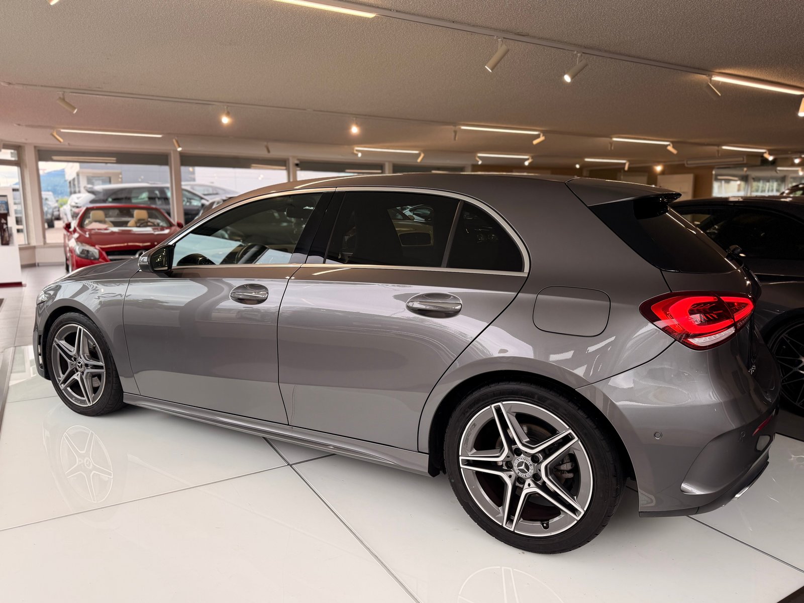 MERCEDES-BENZ A 180 7G-DCT, Benzin, Occasion / Gebraucht, Automatik - 7