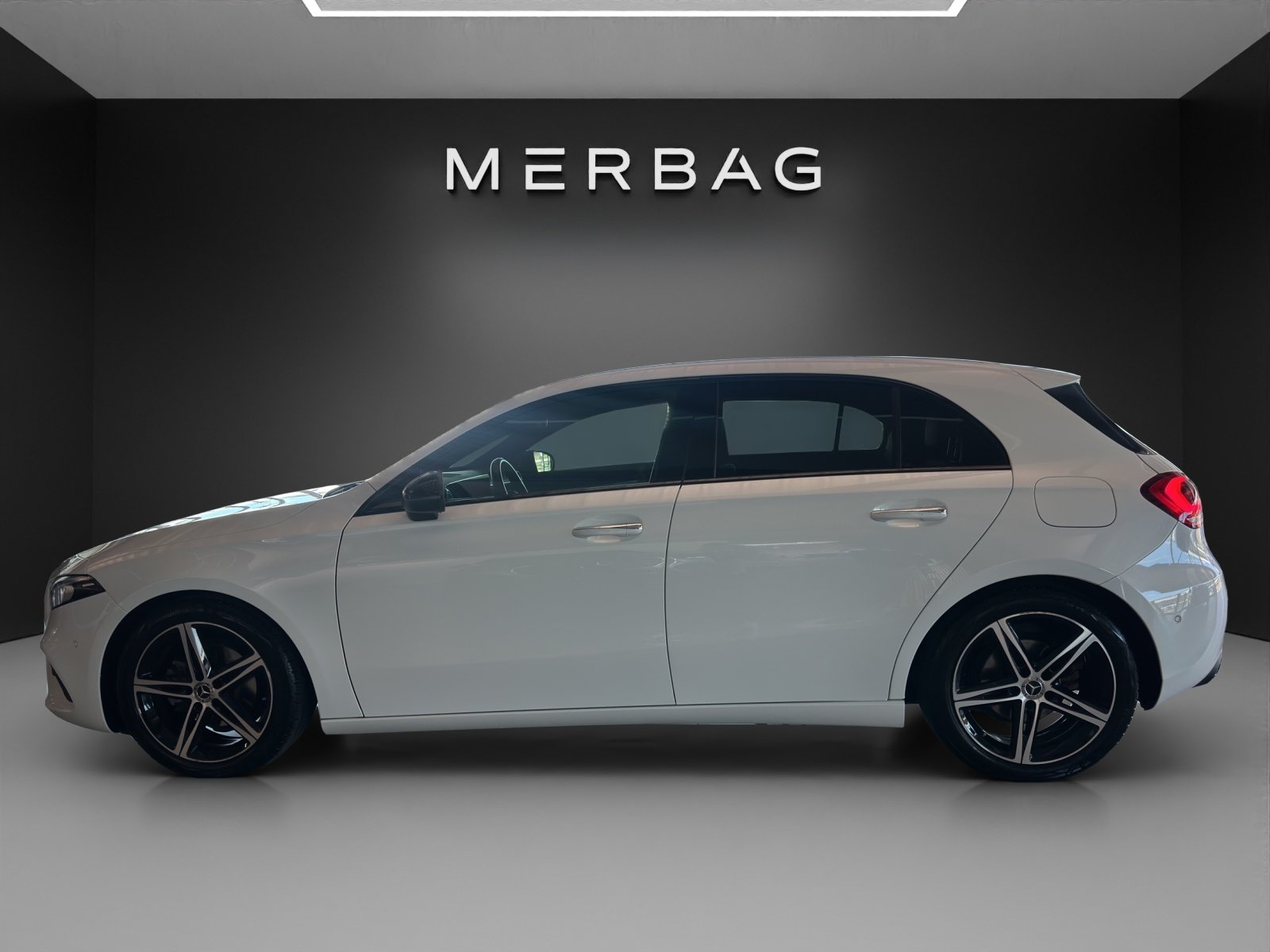 MERCEDES-BENZ A 180 Night Star, Petrol, Second hand / Used, Automatic - 3