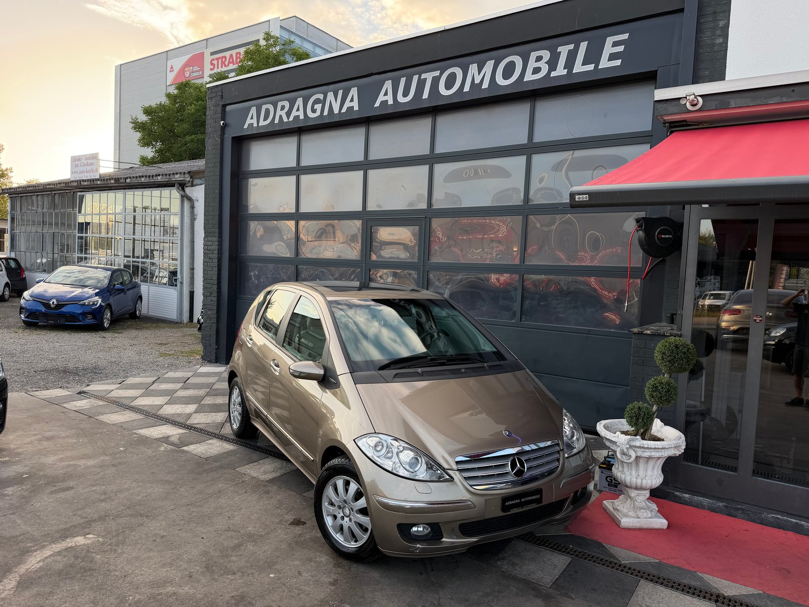 MERCEDES-BENZ A 180