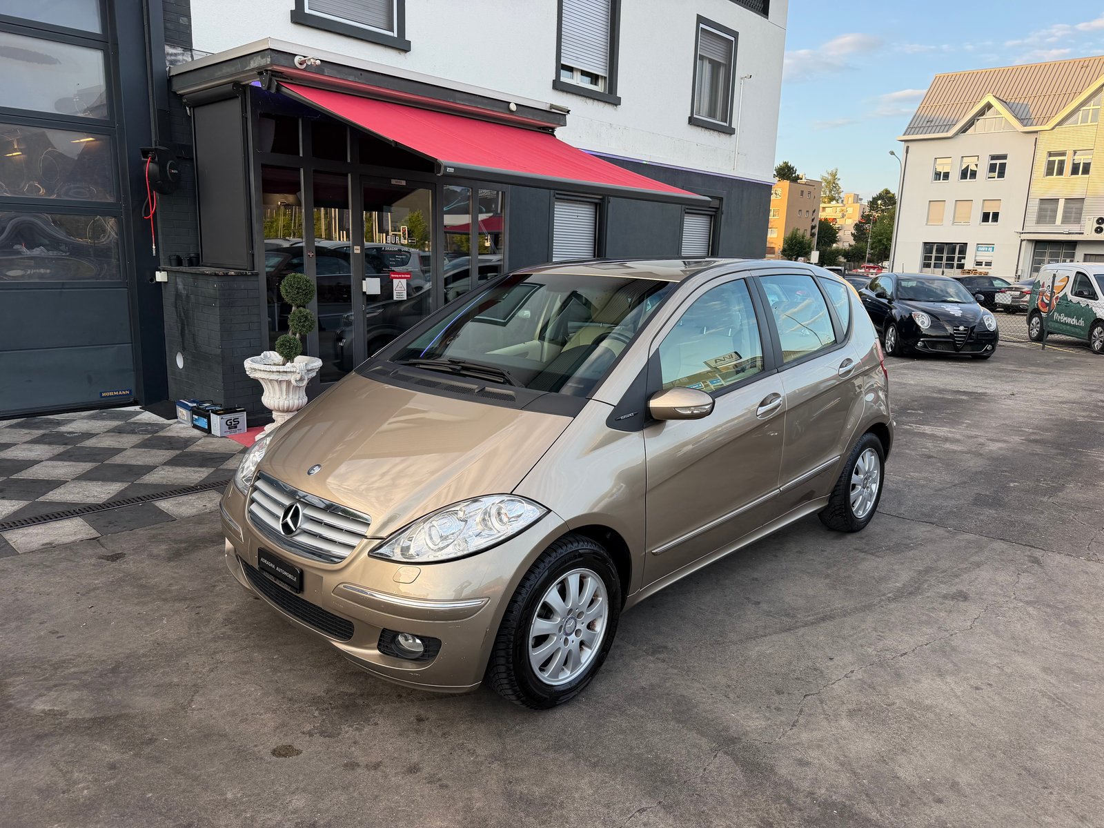 MERCEDES-BENZ A 180, Diesel, Second hand / Used, Automatic - 4