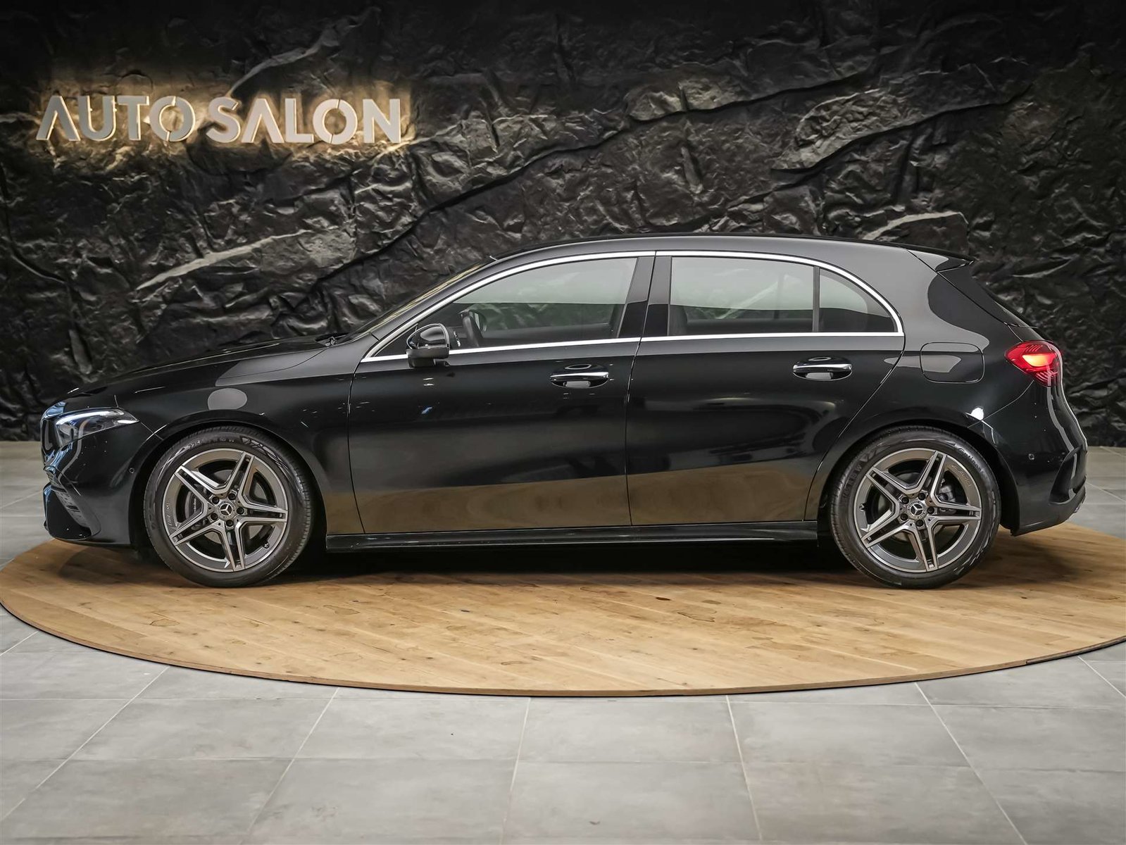 MERCEDES-BENZ A 180 AMG Line 7G-DCT *Facelift*Werksgarantie*, Benzin, Occasion / Gebraucht, Automatik - 3