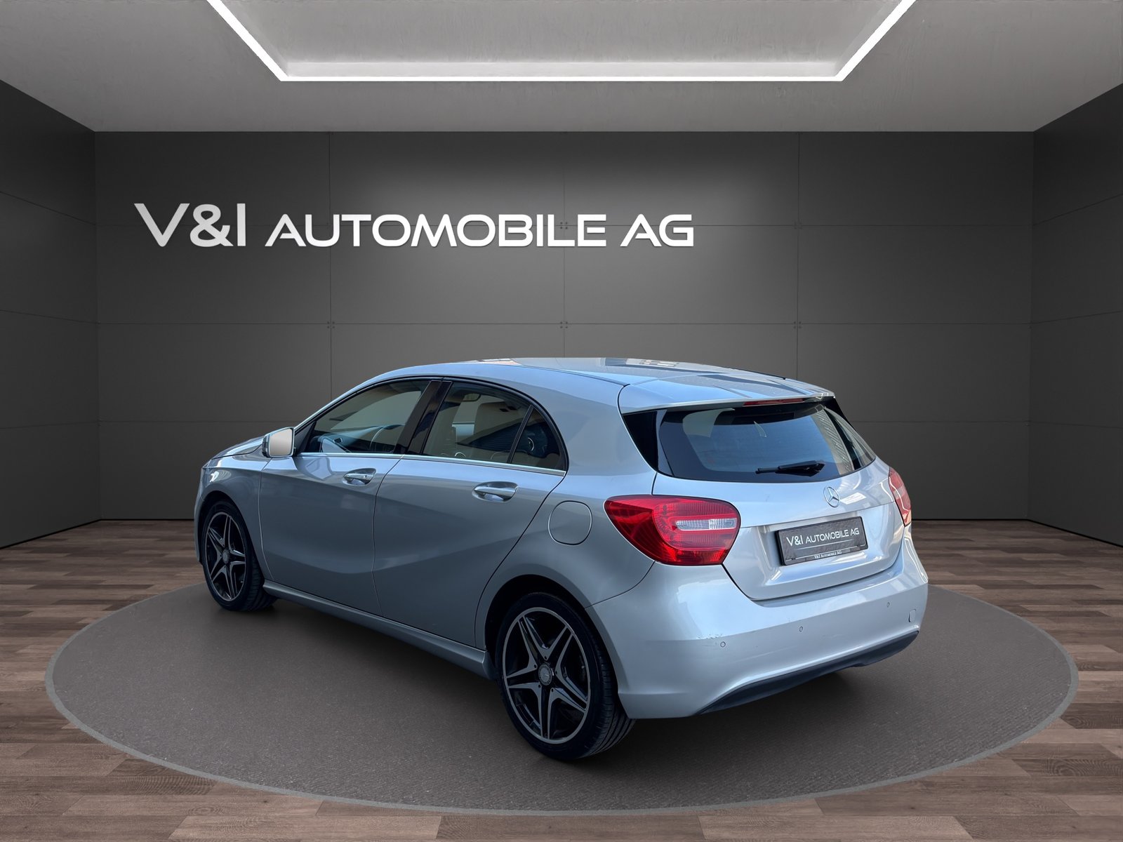 MERCEDES-BENZ A 180 Style 7G-DCT, Petrol, Second hand / Used, Automatic - 4