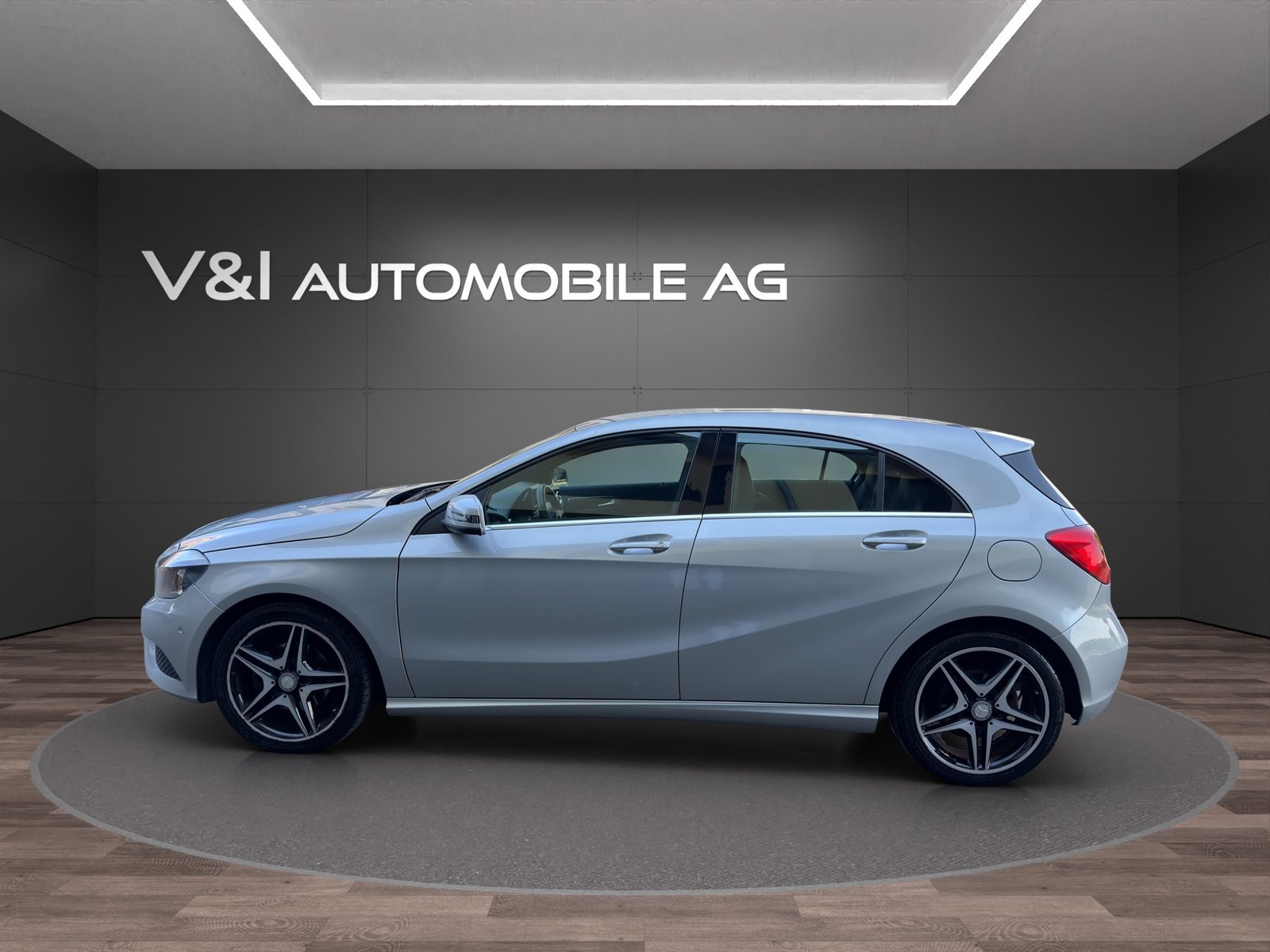 MERCEDES-BENZ A 180 Style 7G-DCT, Petrol, Second hand / Used, Automatic - 7