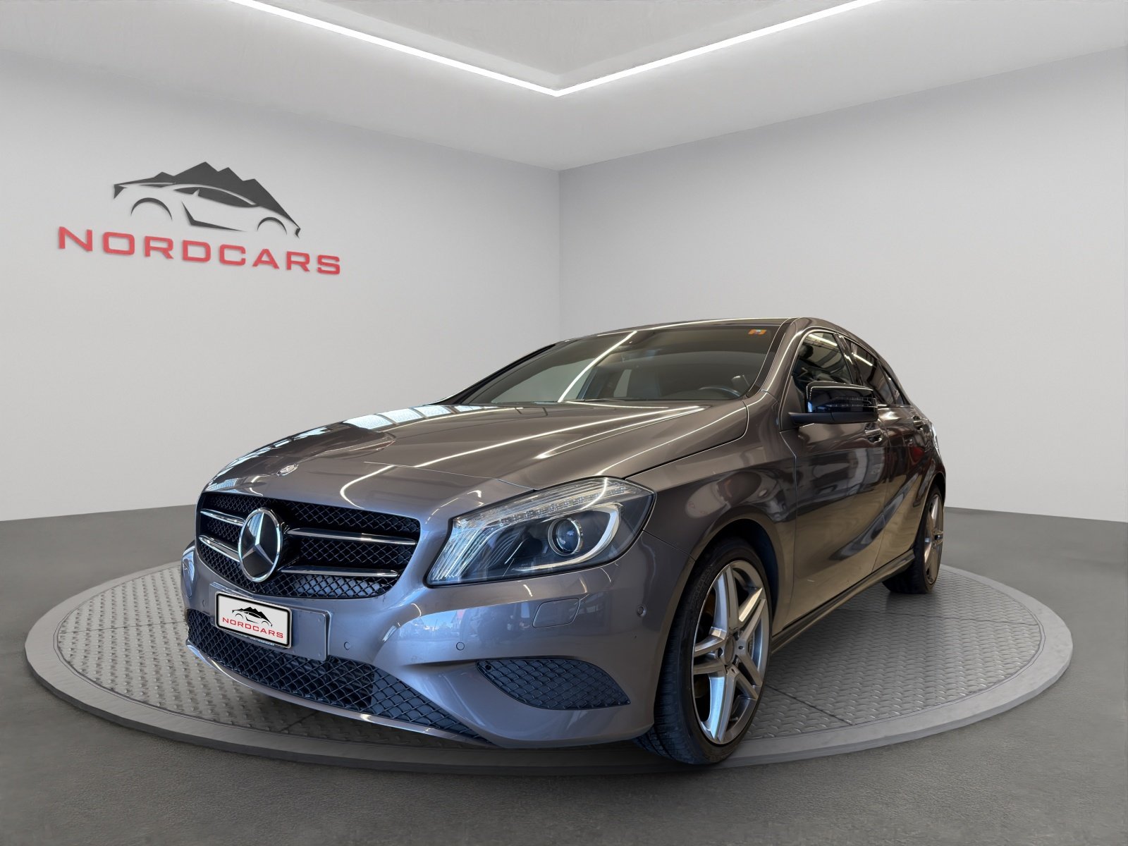 MERCEDES-BENZ A 180 Urban 7G-DCT