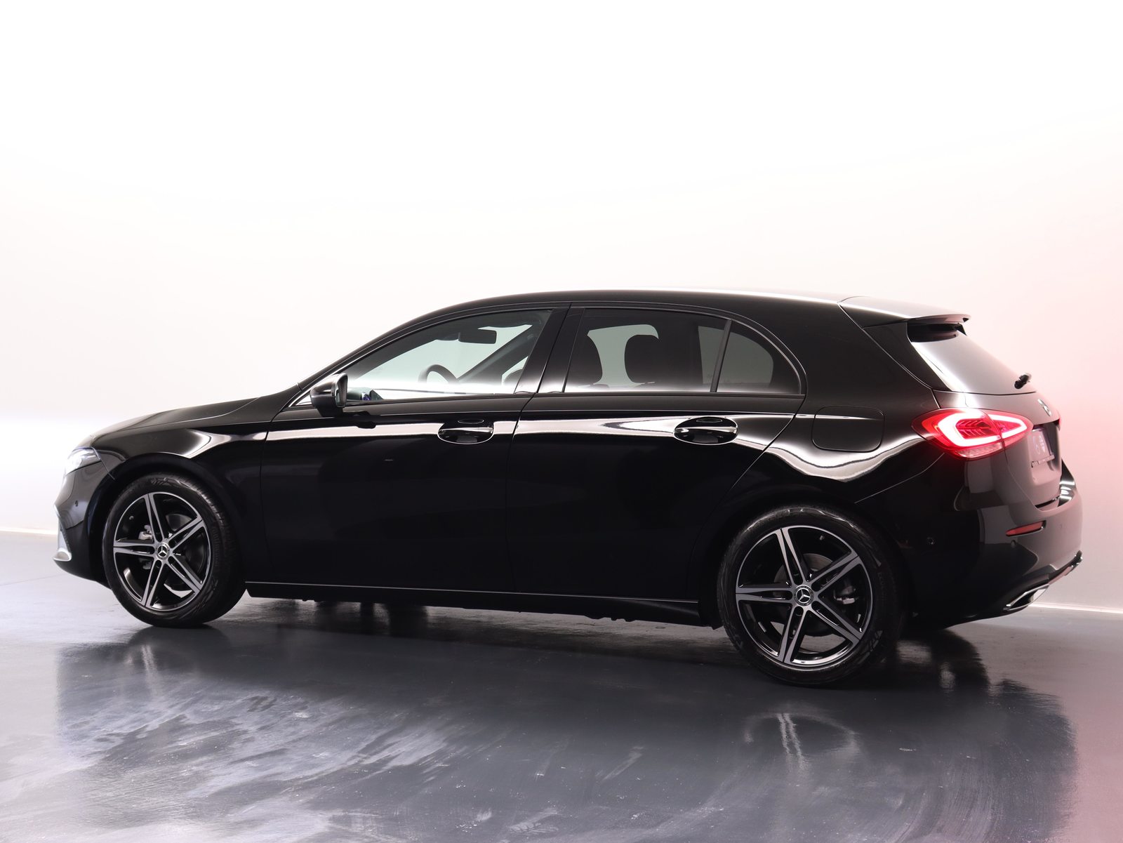 MERCEDES-BENZ A 180 Night Star, Petrol, Second hand / Used, Automatic - 4