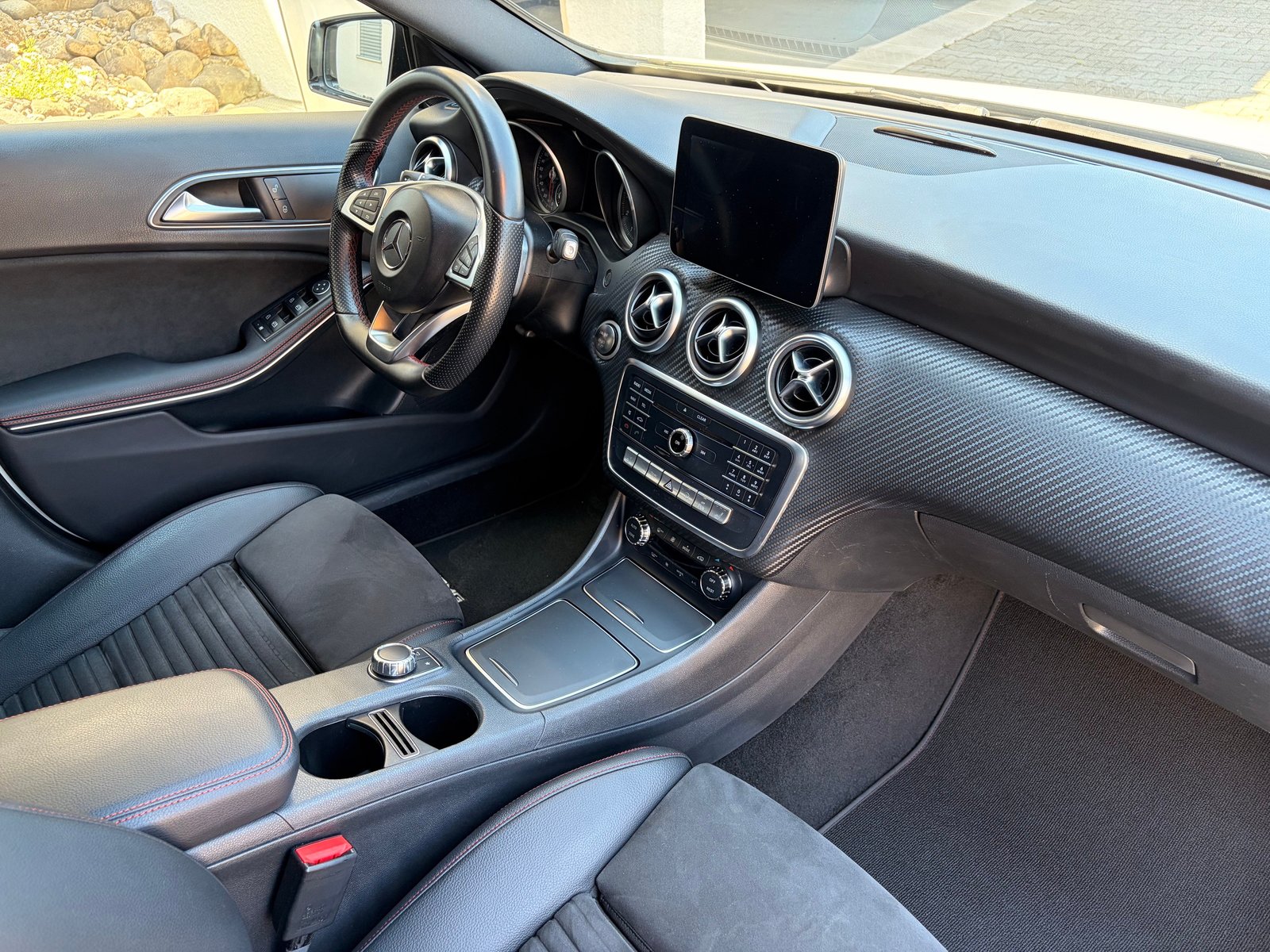 MERCEDES-BENZ A 180 AMG Line 7G-DCT, Petrol, Second hand / Used, Automatic - 4
