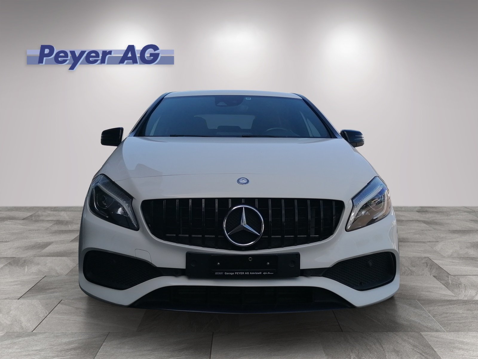 MERCEDES-BENZ A 180 AMG Line