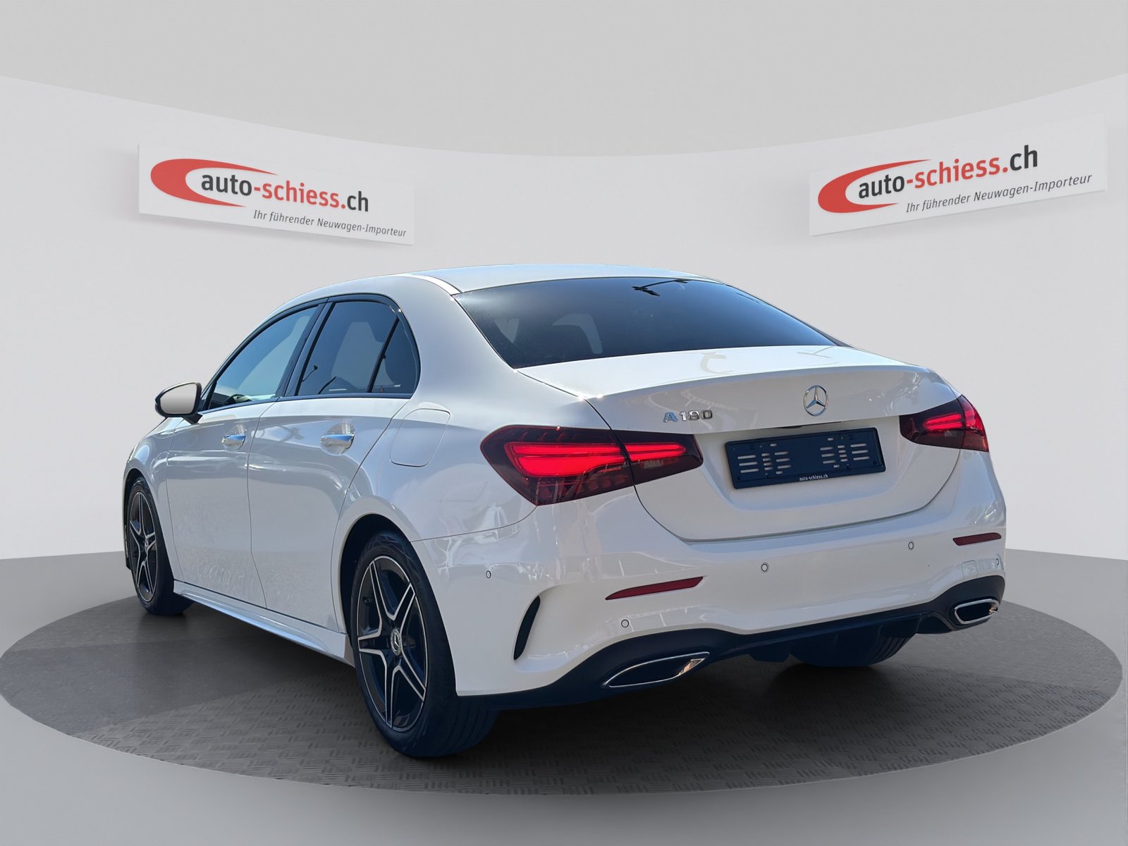 MERCEDES-BENZ A 180 AMG Line 7G-DCT Night, Mild-Hybrid Petrol/Electric, Second hand / Used, Automatic - 3