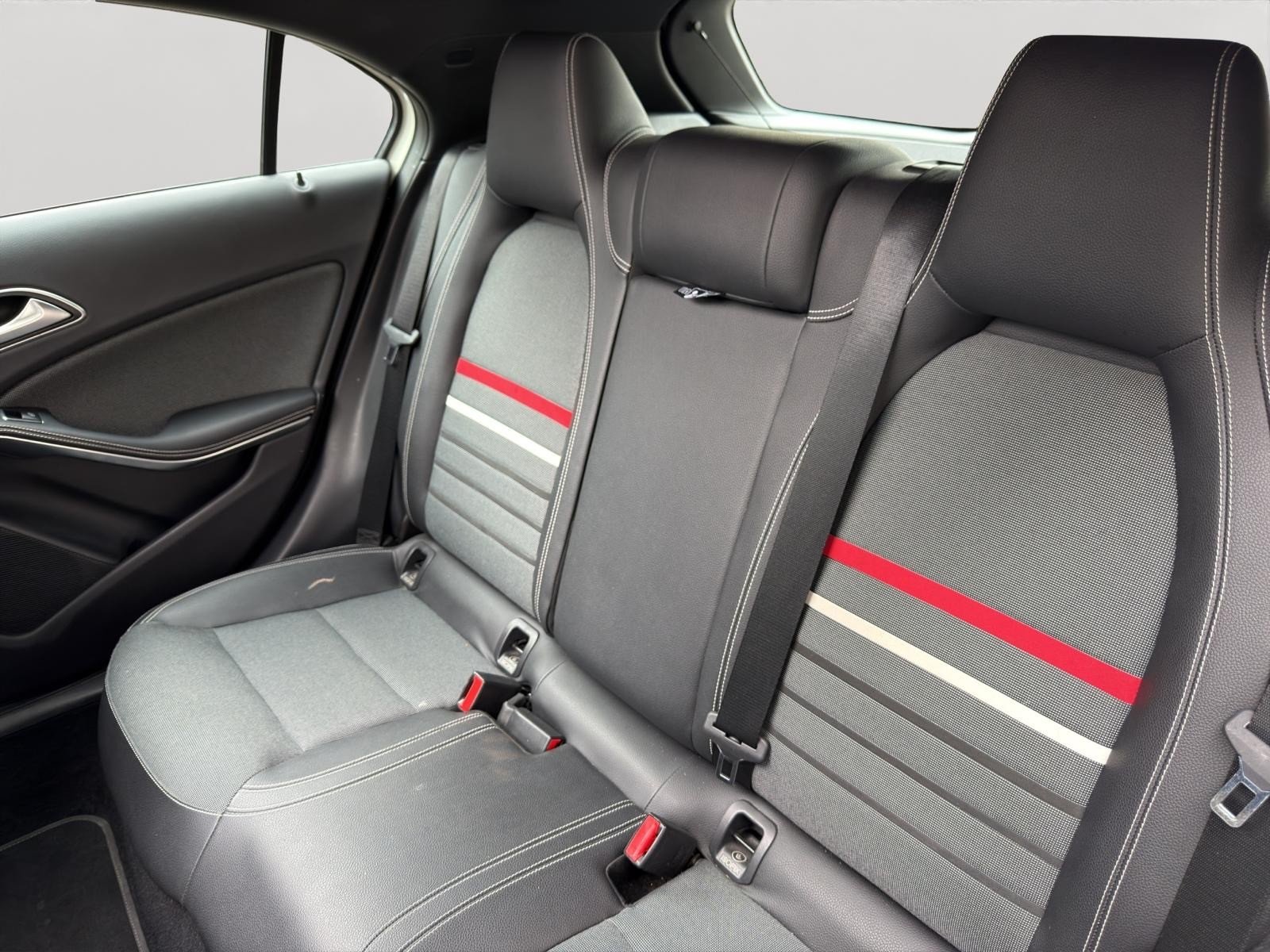 MERCEDES-BENZ A 180 Urban, Petrol, Second hand / Used, Manual - 4
