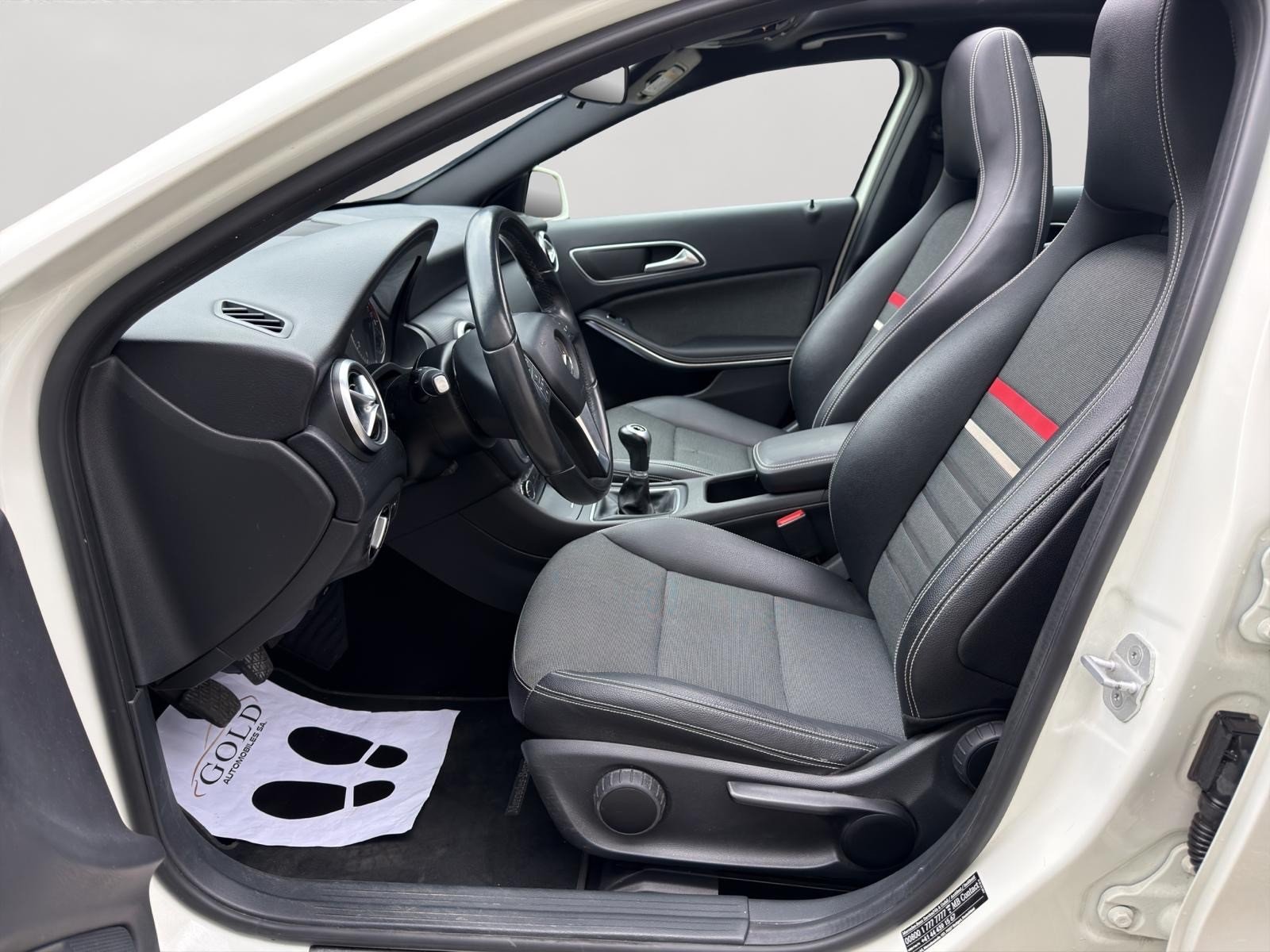 MERCEDES-BENZ A 180 Urban, Petrol, Second hand / Used, Manual - 6