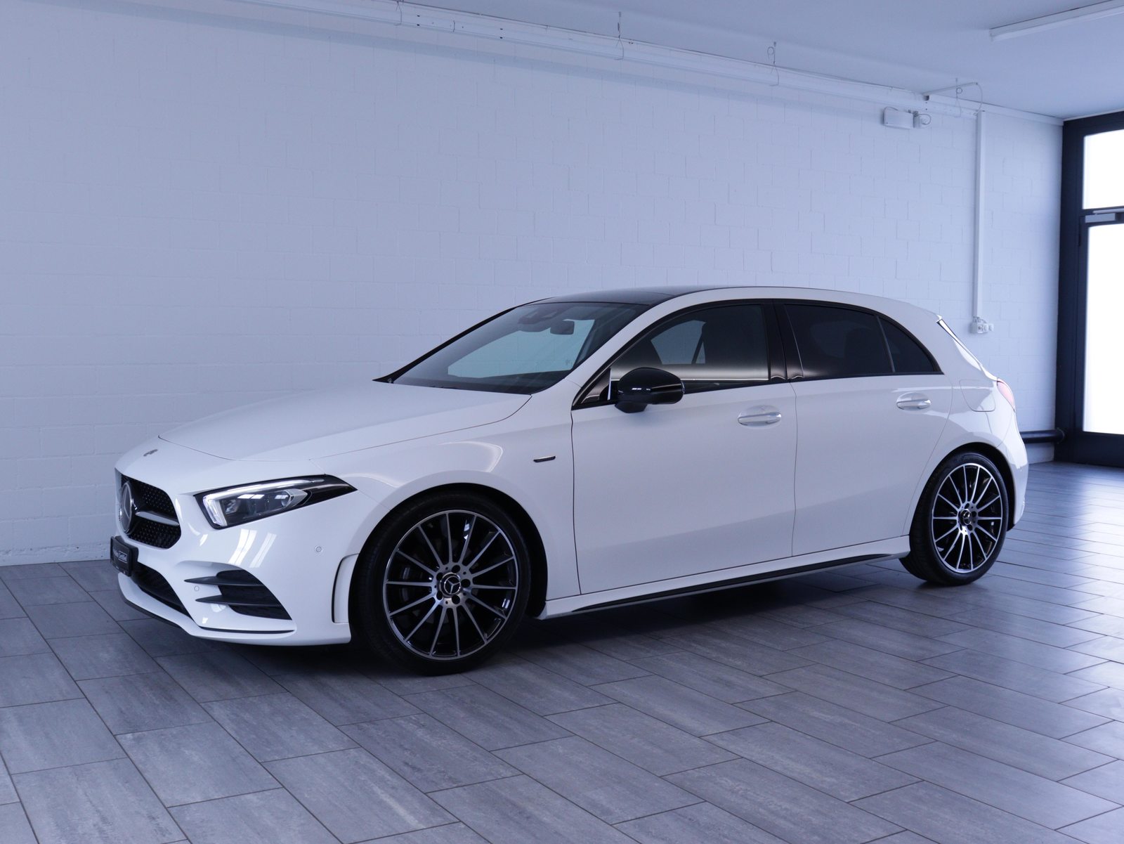 MERCEDES-BENZ A 180 Night Star AMG Line, Benzin, Occasion / Gebraucht, Automatik - 2