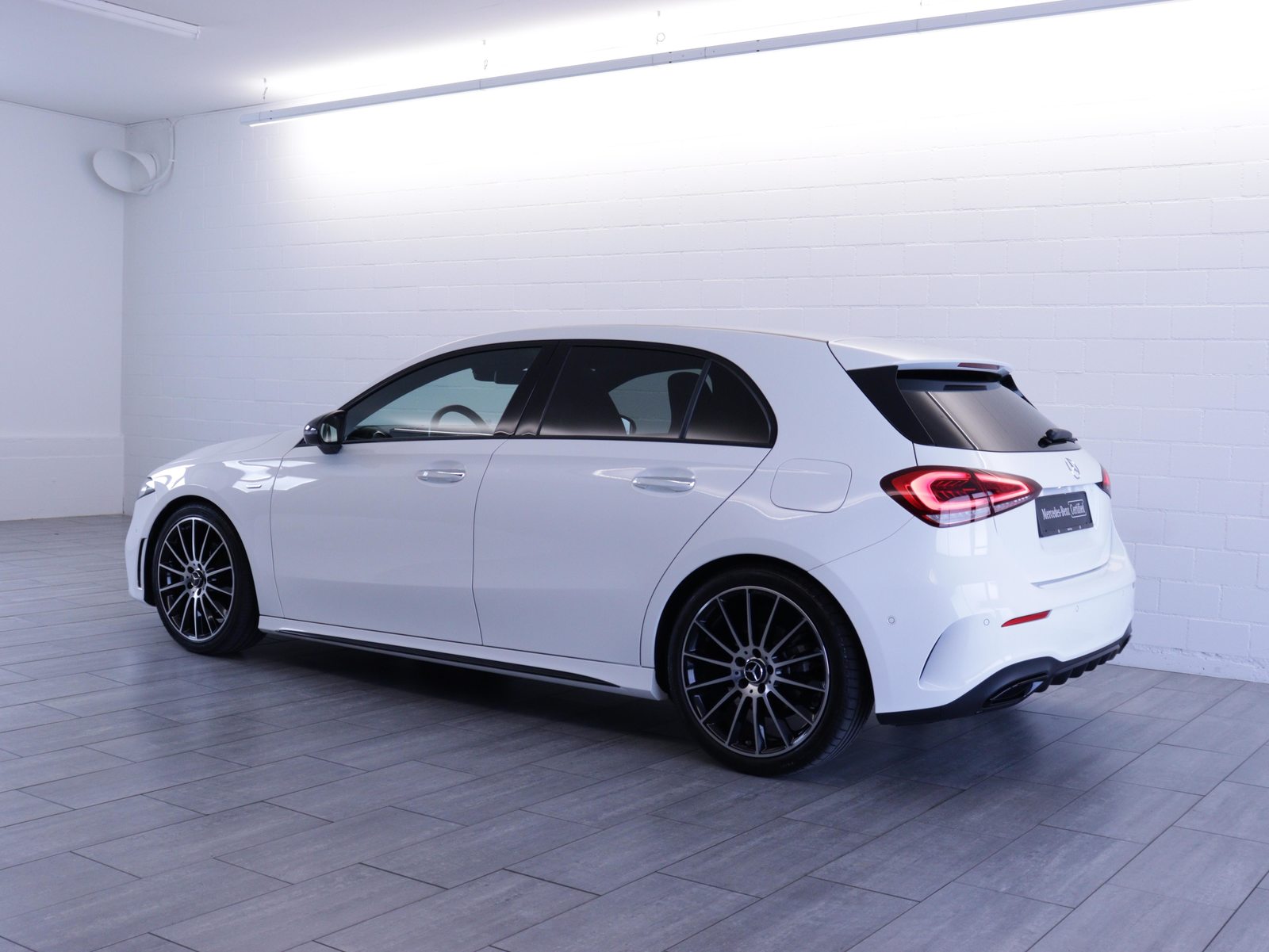 MERCEDES-BENZ A 180 Night Star AMG Line, Benzin, Occasion / Gebraucht, Automatik - 3