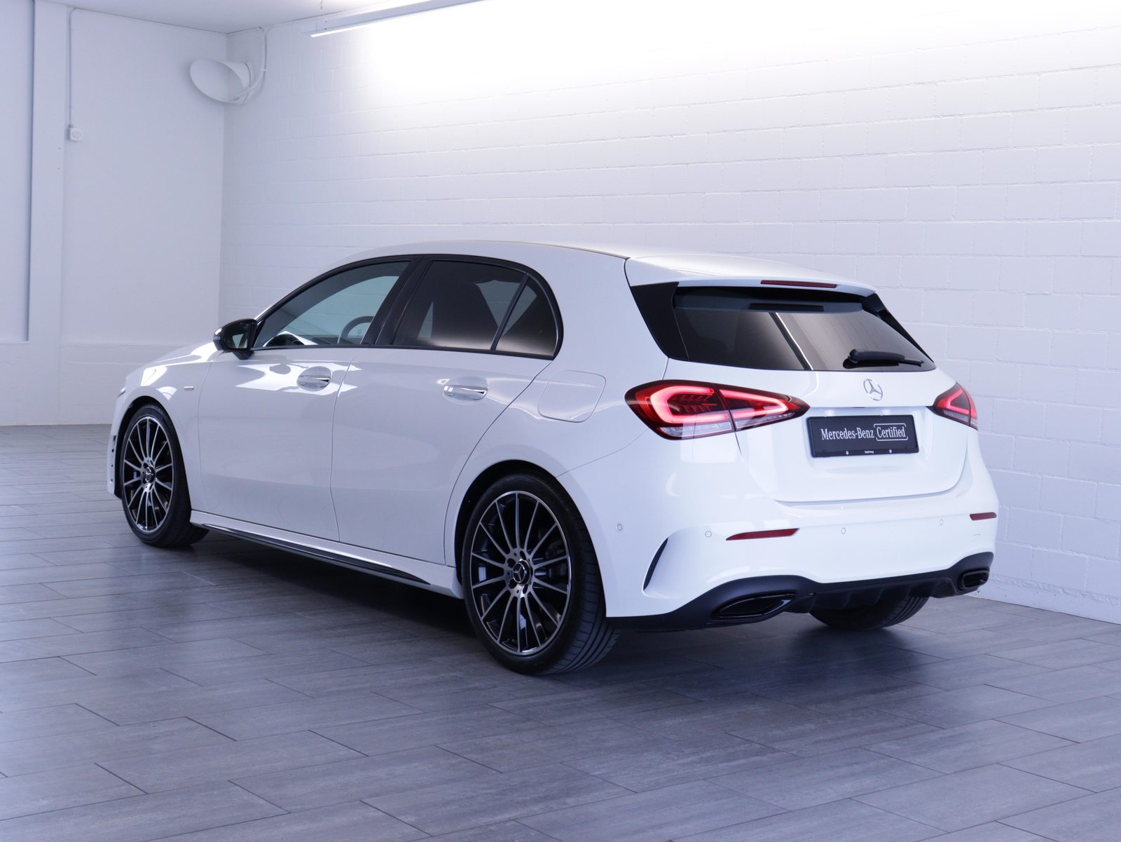 MERCEDES-BENZ A 180 Night Star AMG Line, Benzin, Occasion / Gebraucht, Automatik - 4