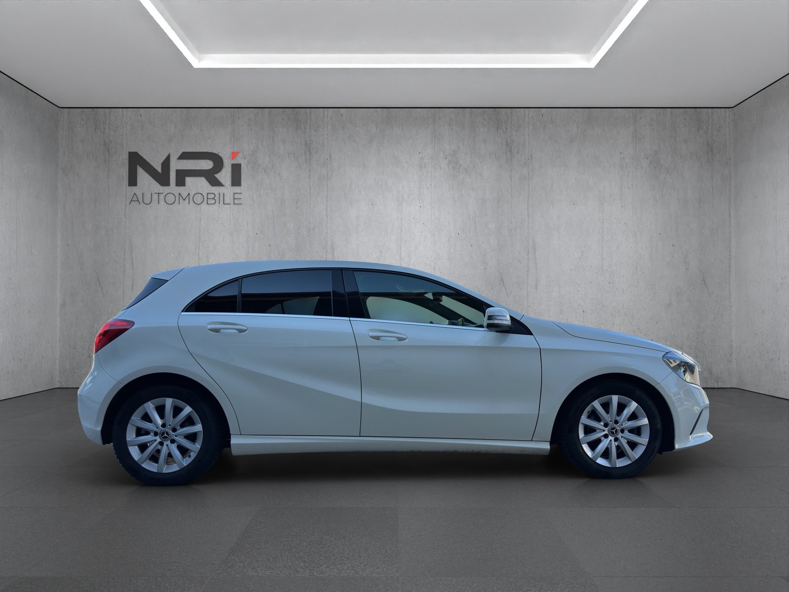 MERCEDES-BENZ A 180 d BlueEF Edition Style, Diesel, Occasion / Gebraucht, Handschaltung - 4