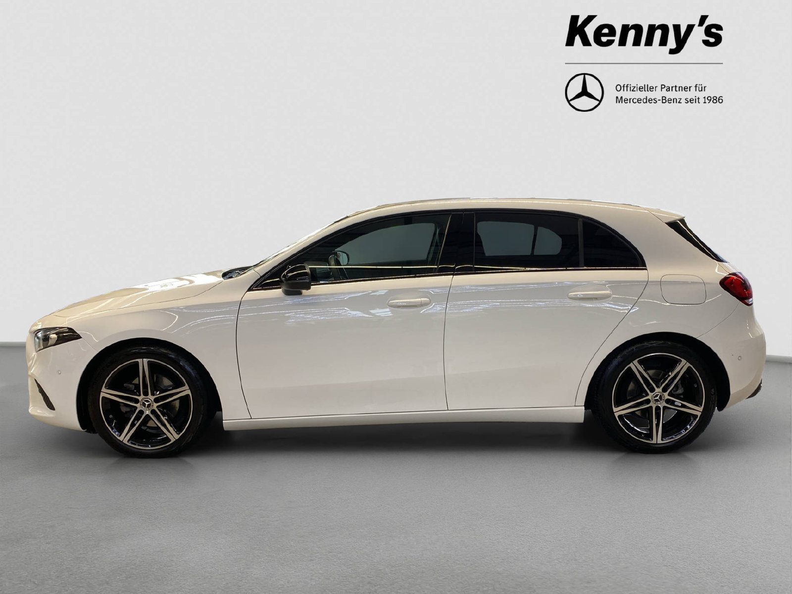 MERCEDES-BENZ A 180 Night Star, Benzin, Occasion / Gebraucht, Automatik - 3