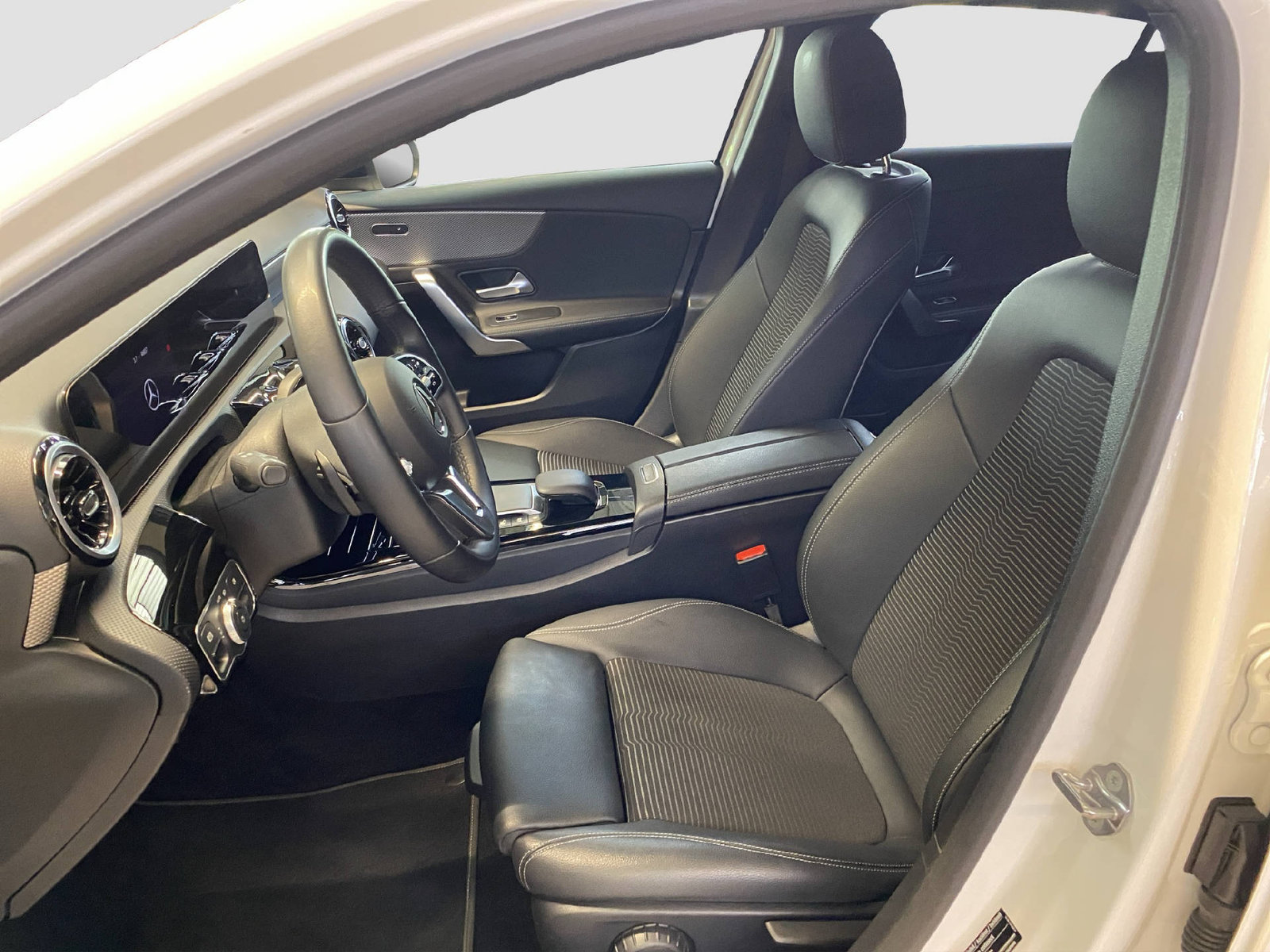MERCEDES-BENZ A 180 Night Star, Benzin, Occasion / Gebraucht, Automatik - 7