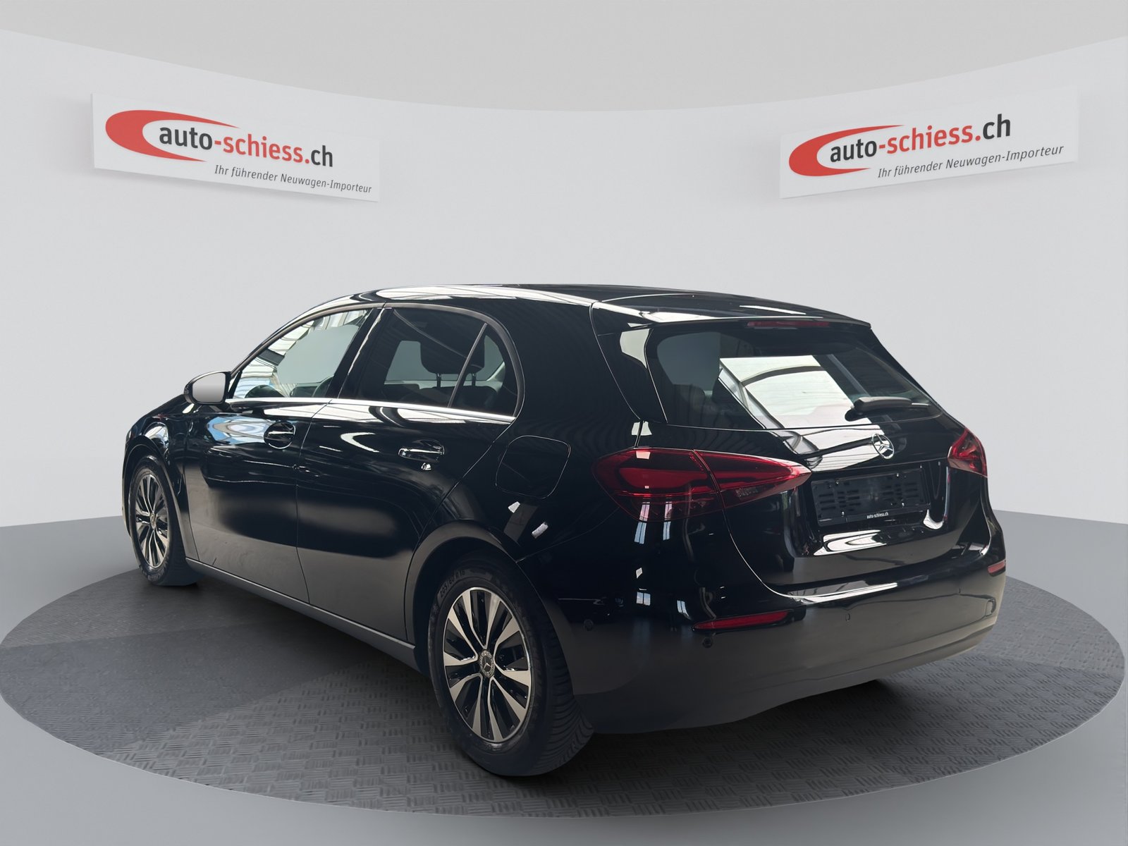 MERCEDES-BENZ A 180 7G-DCT, Mild-Hybrid Benzin/Elektro, Occasion / Gebraucht, Automatik - 3